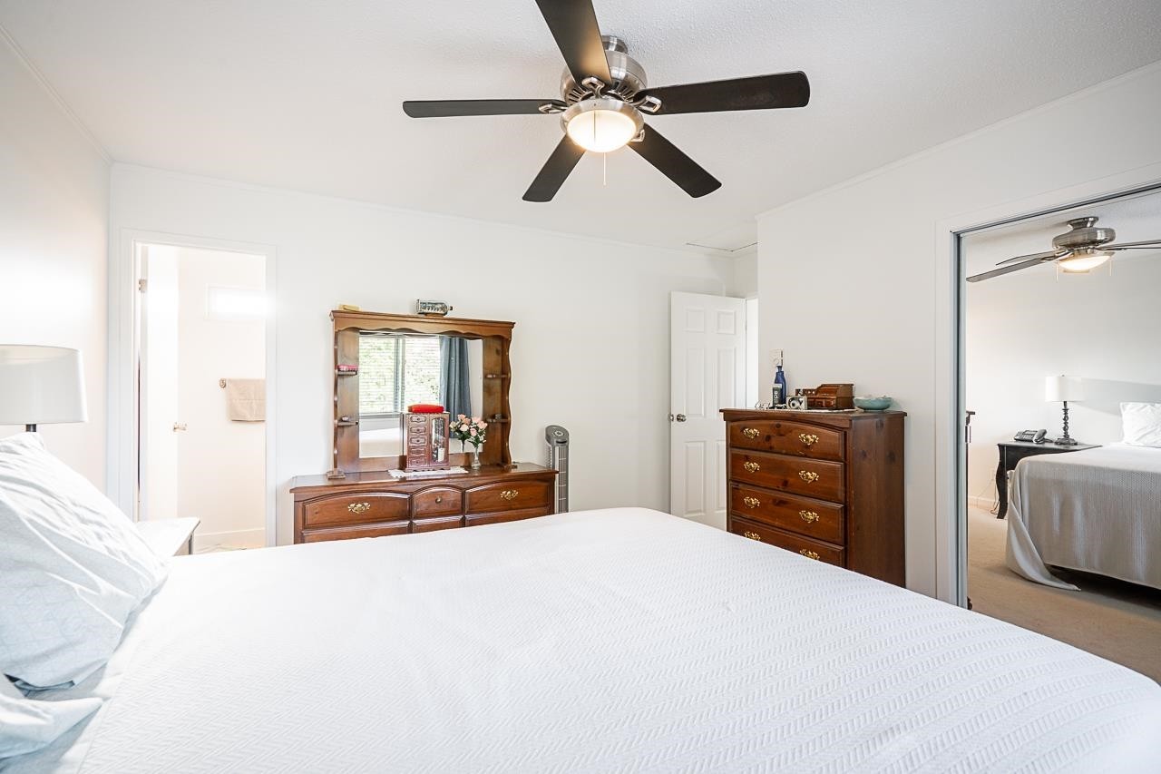 6064 Brooks Crescent, Surrey, BC - Indoor Photo Showing Bedroom