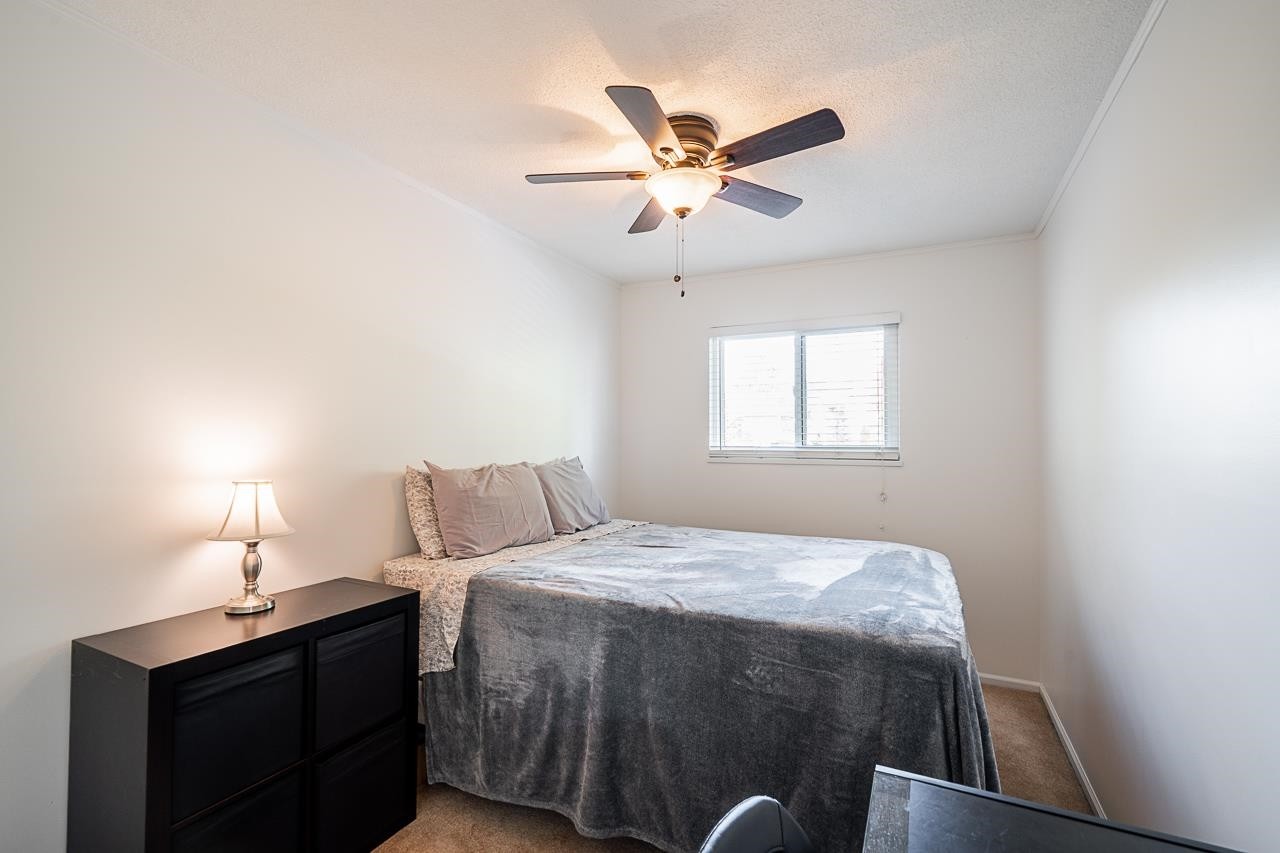 6064 Brooks Crescent, Surrey, BC - Indoor Photo Showing Bedroom