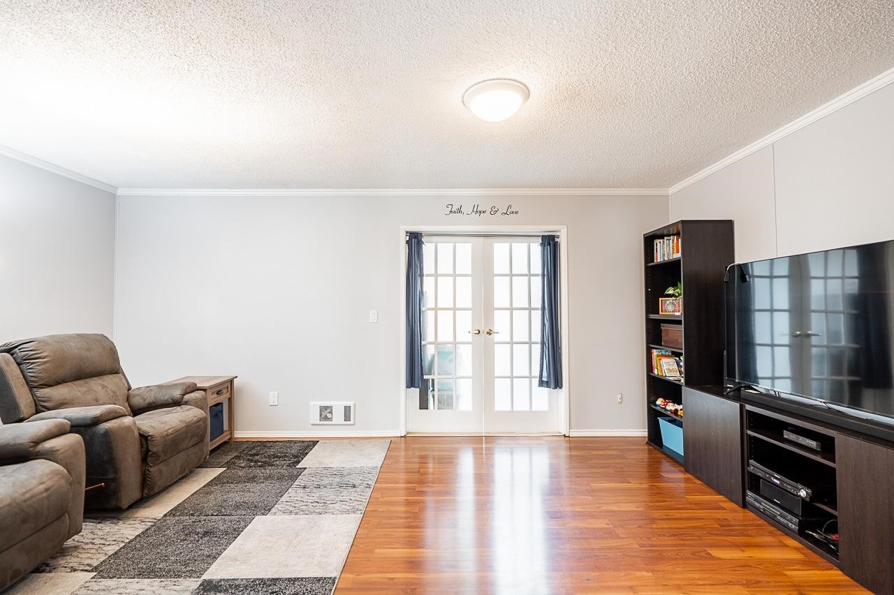 6064 Brooks Crescent, Surrey, BC - Indoor