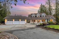 22085 86a Avenue Langley, BC V1M 3S8