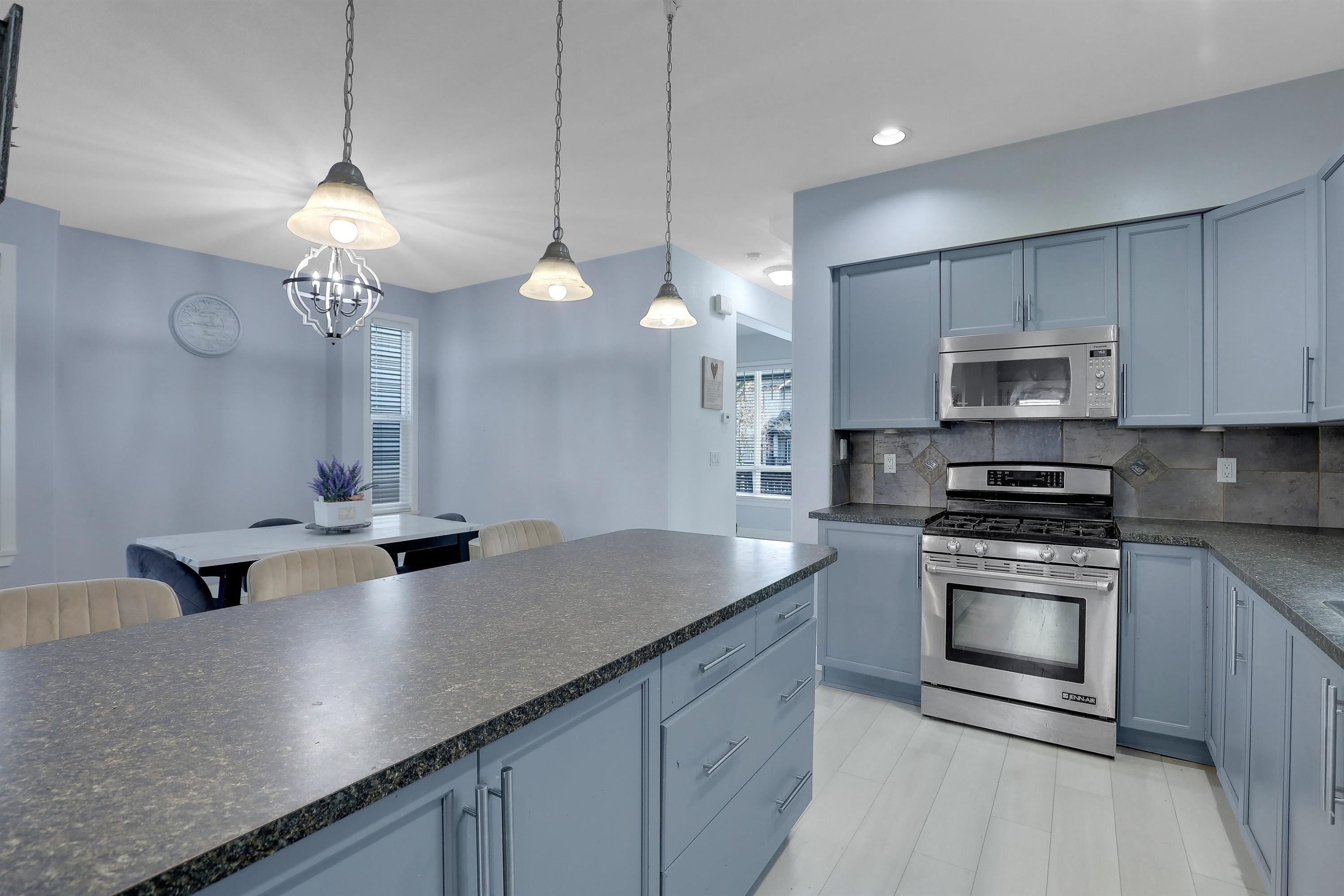 16515 60 Avenue, Surrey, BC