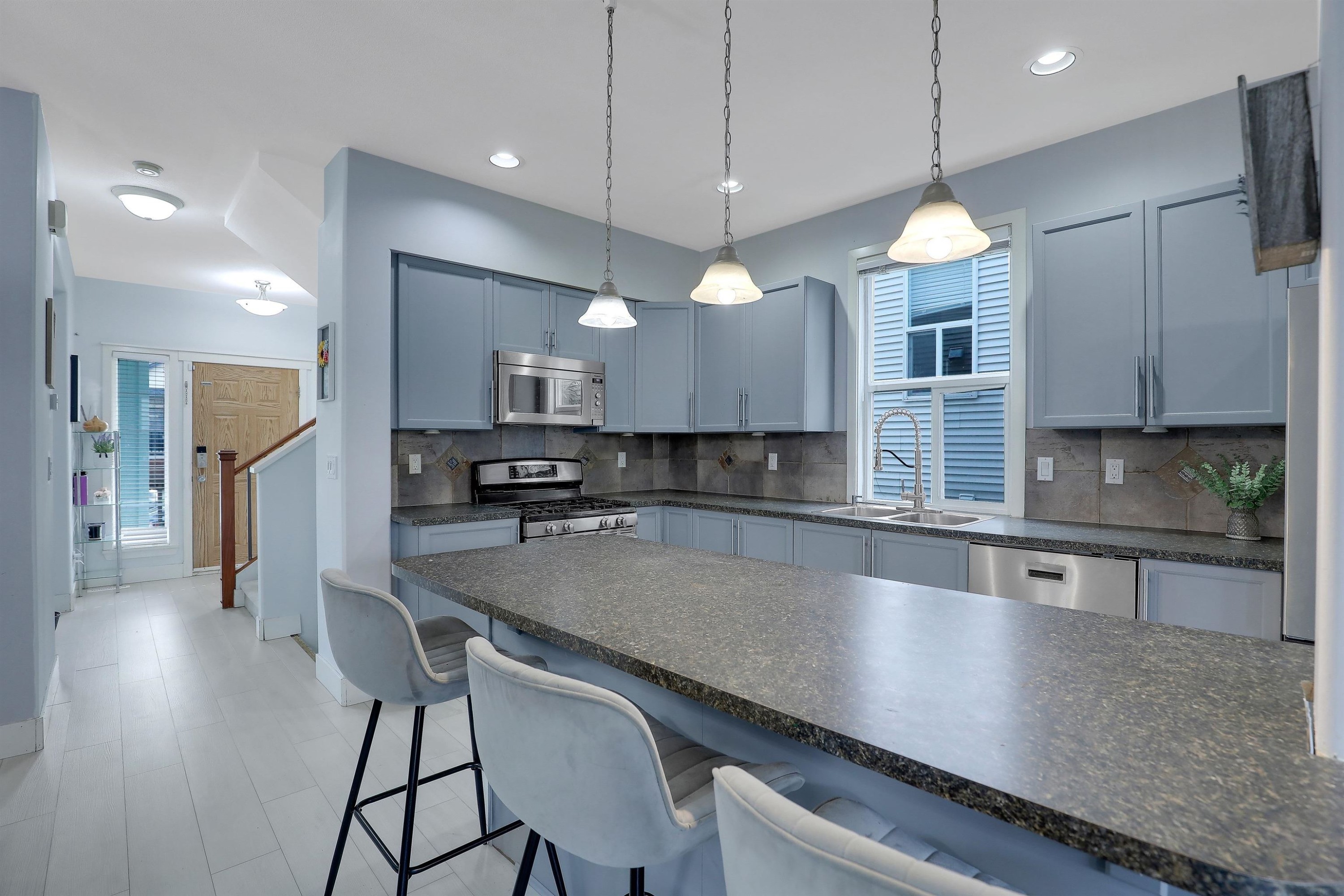 16515 60 Avenue, Surrey, BC