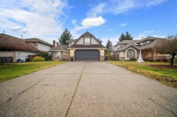 18592 62 Avenue Surrey, BC V3S 7R1
