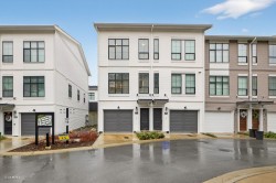 71-2774 Montrose Avenue Abbotsford, BC V2S 0N4