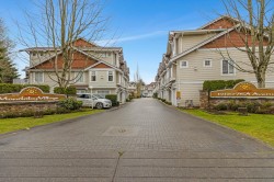 18-12110 75a Avenue Surrey, BC V3W 1M1