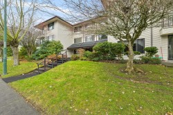 301-15317 Thrift Avenue White Rock, BC V4B 2L4