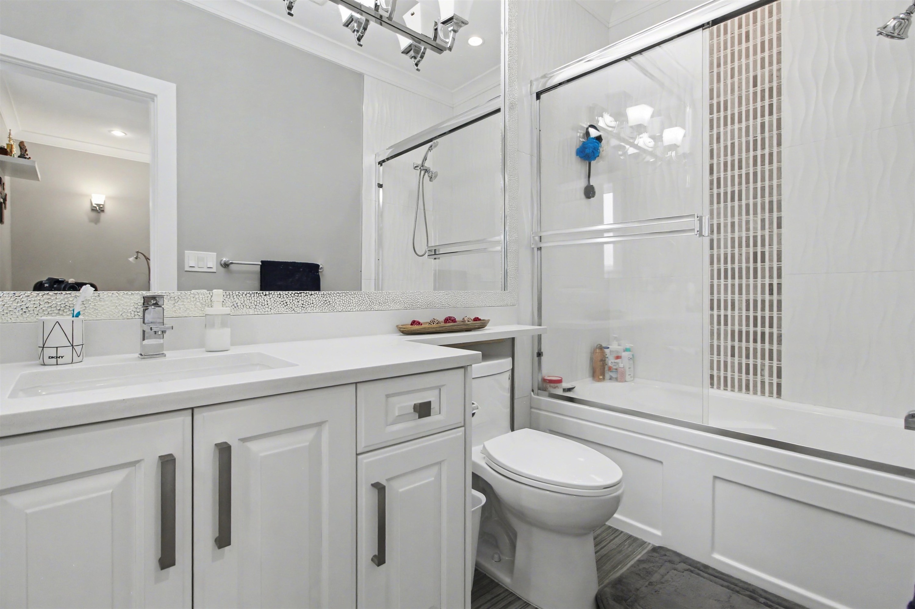 15648 82 Avenue, Surrey, BC