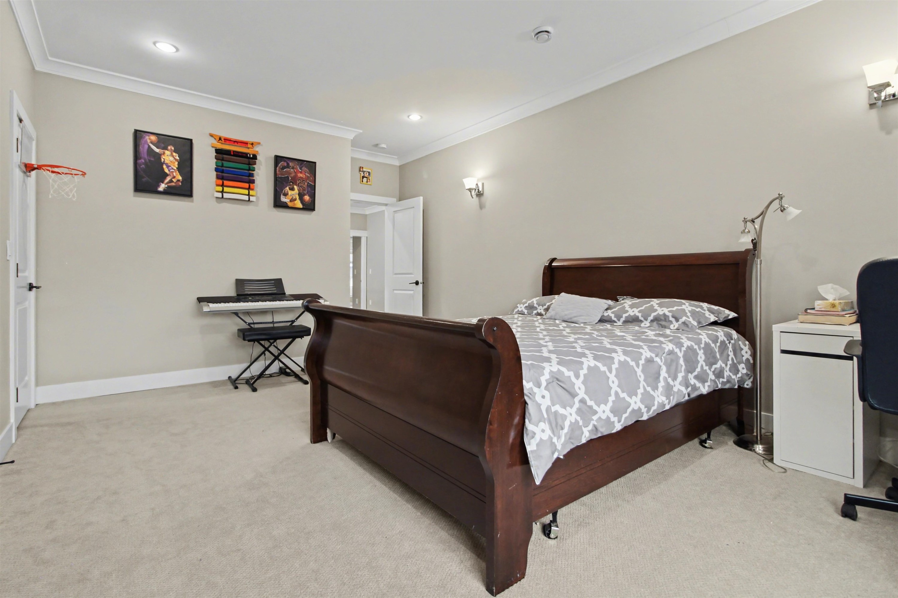 15648 82 Avenue, Surrey, BC