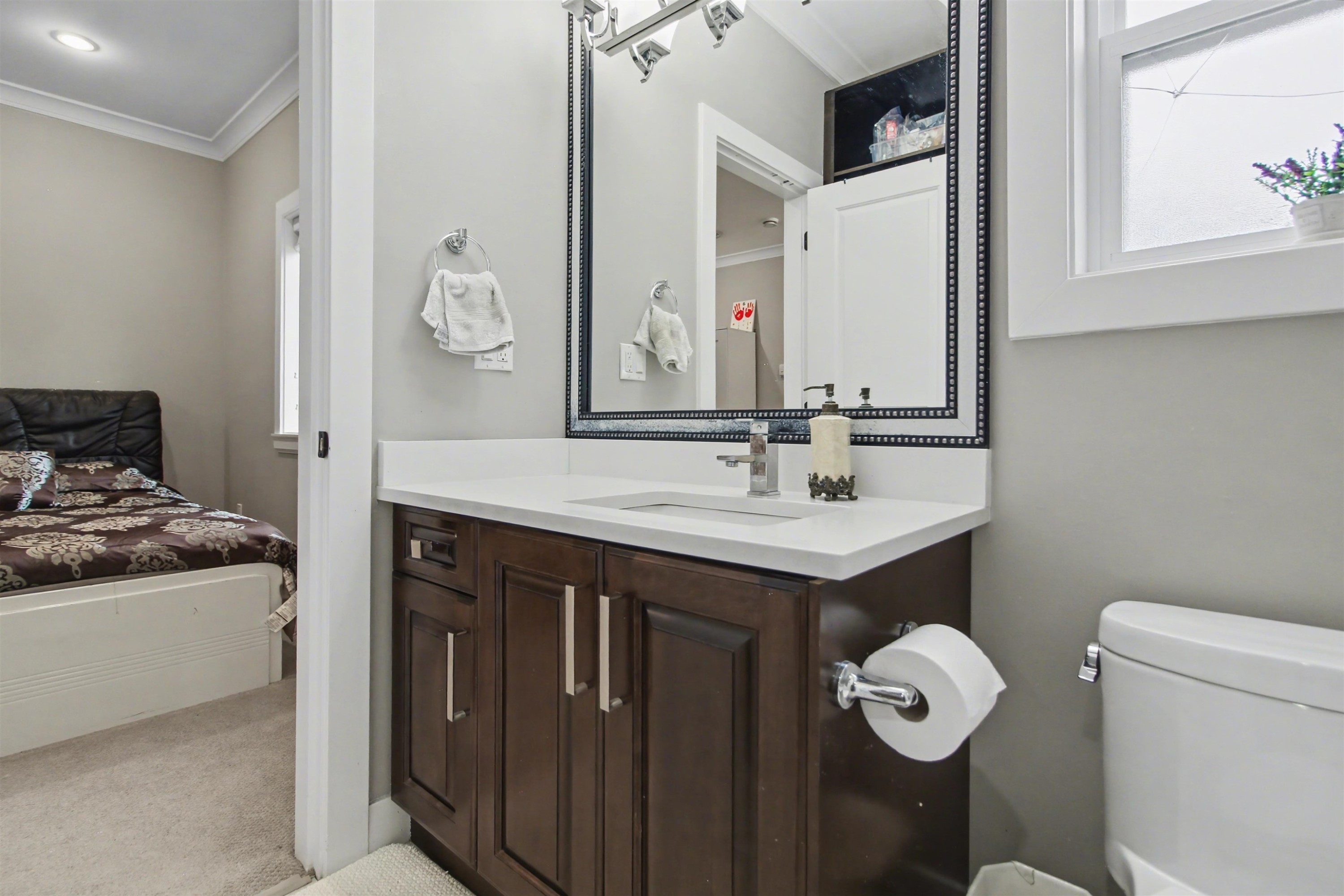 15648 82 Avenue, Surrey, BC