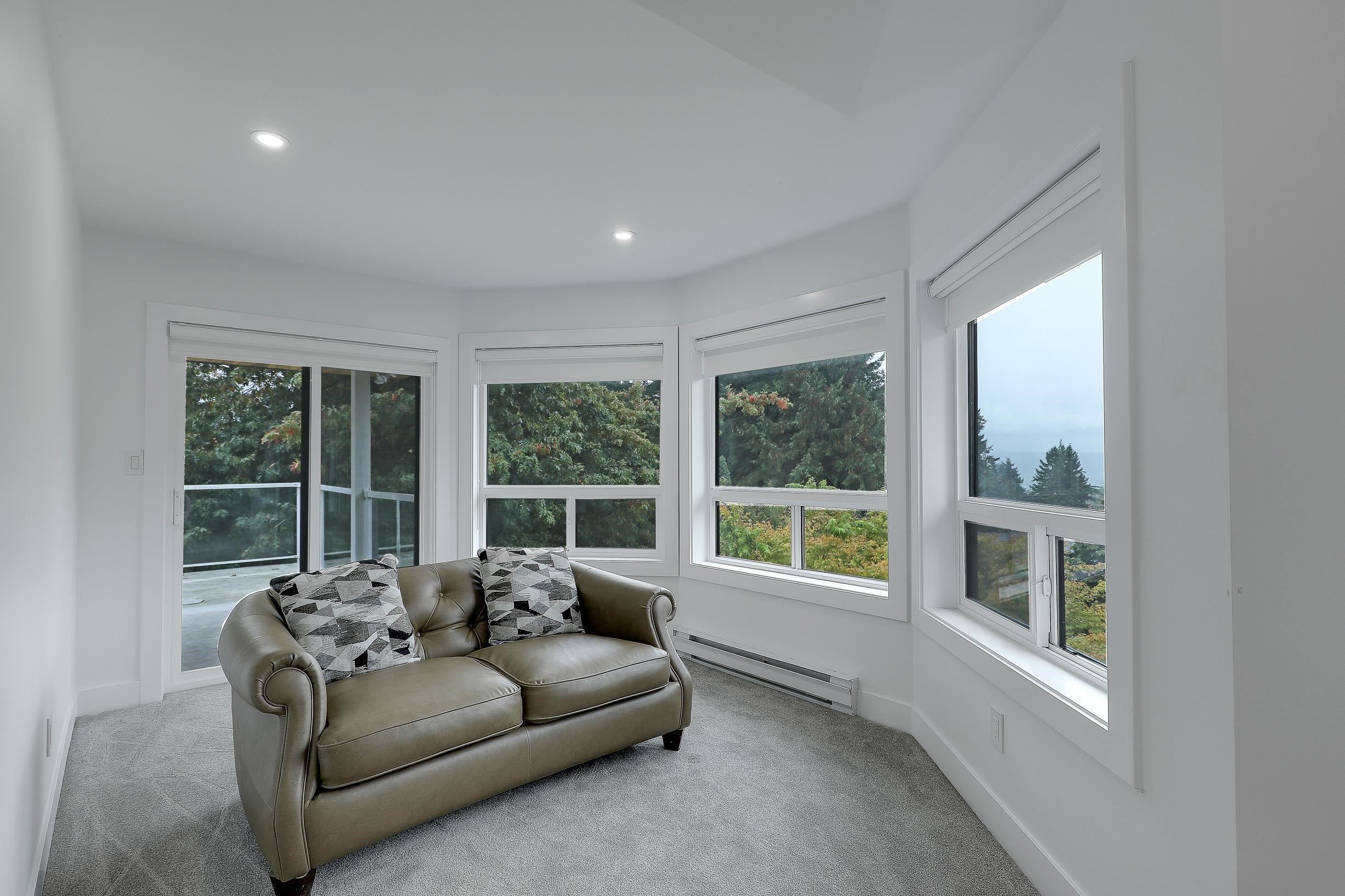 18040 20 Avenue, White Rock, BC