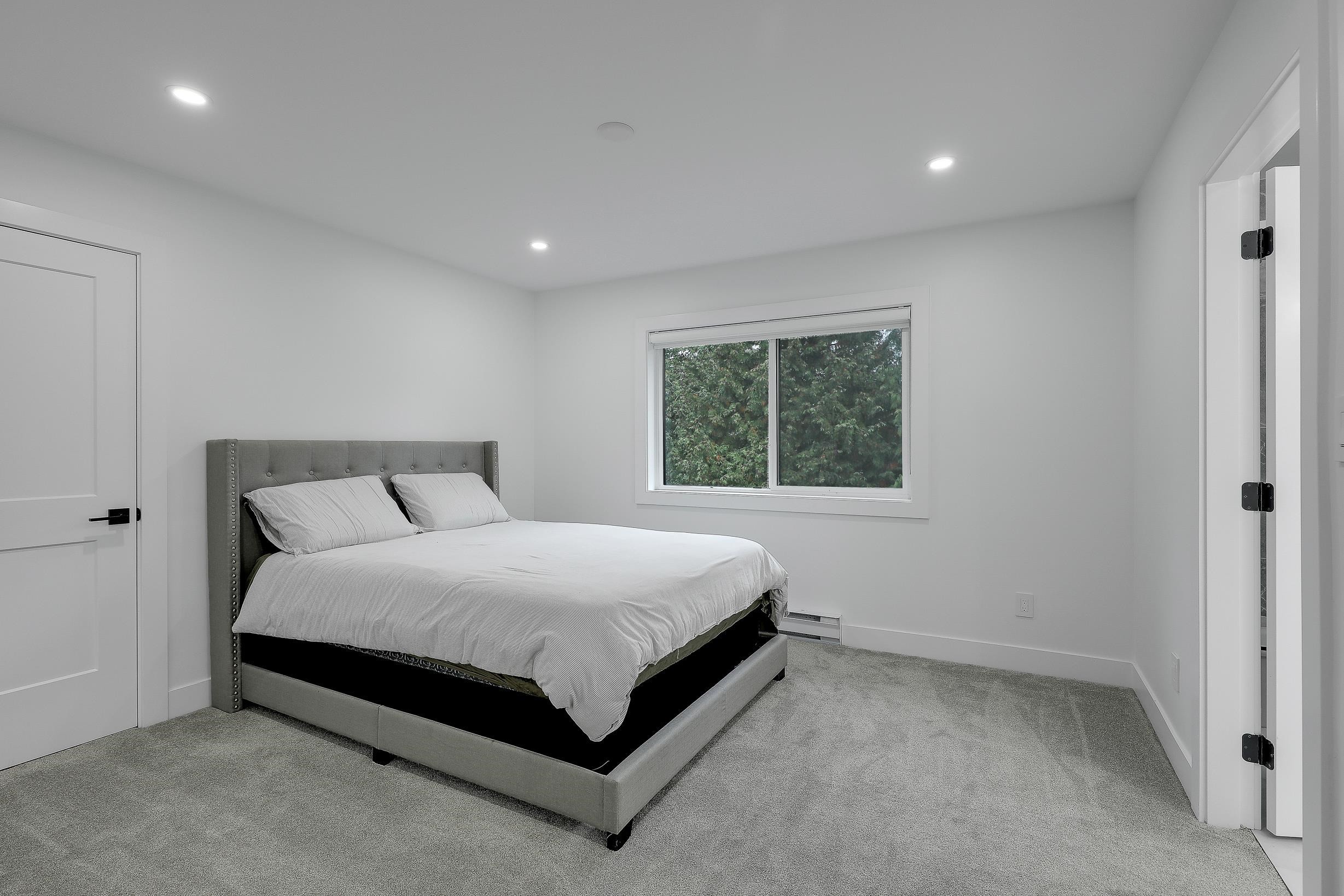 18040 20 Avenue, White Rock, BC