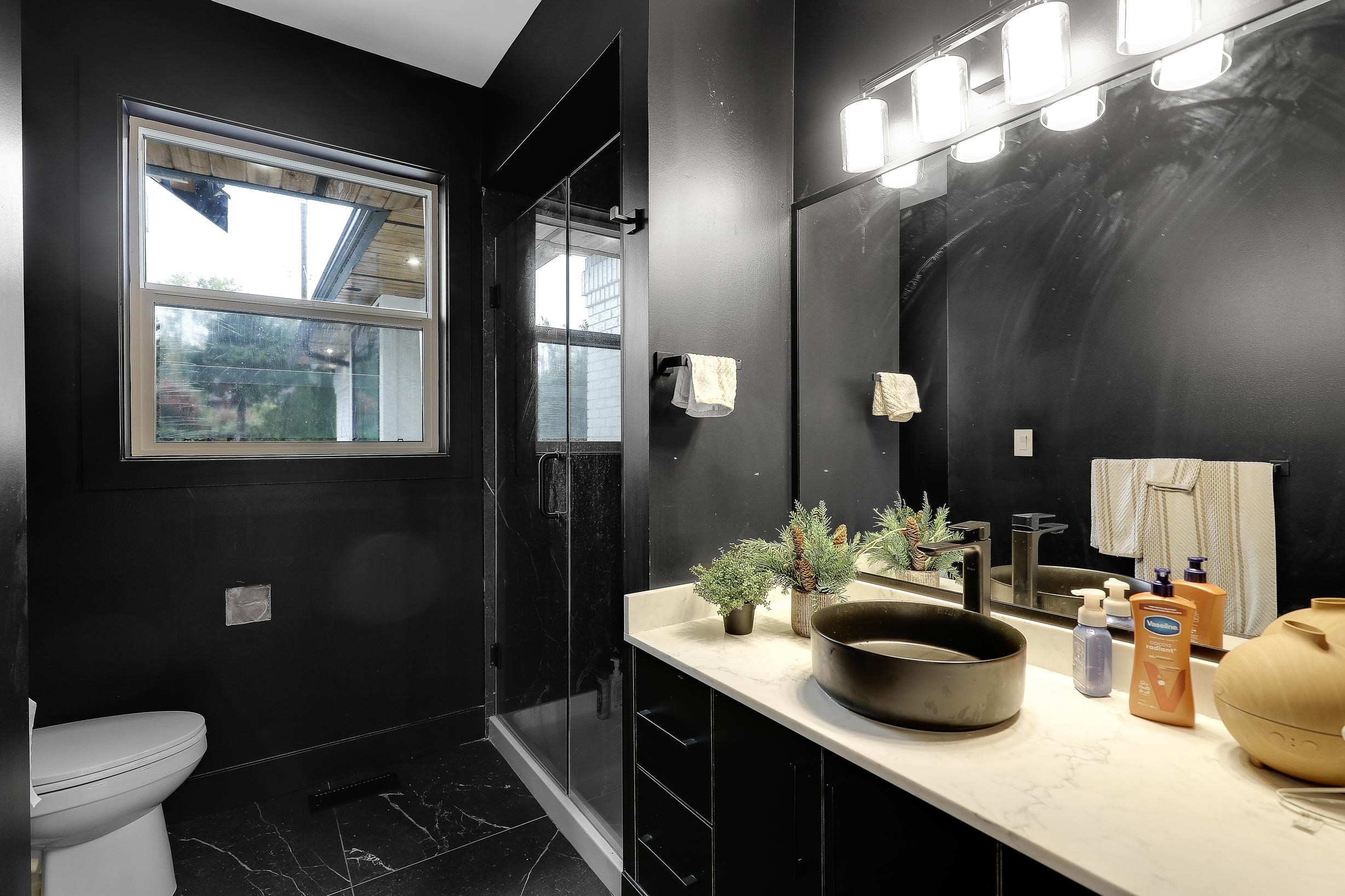 18040 20 Avenue, White Rock, BC