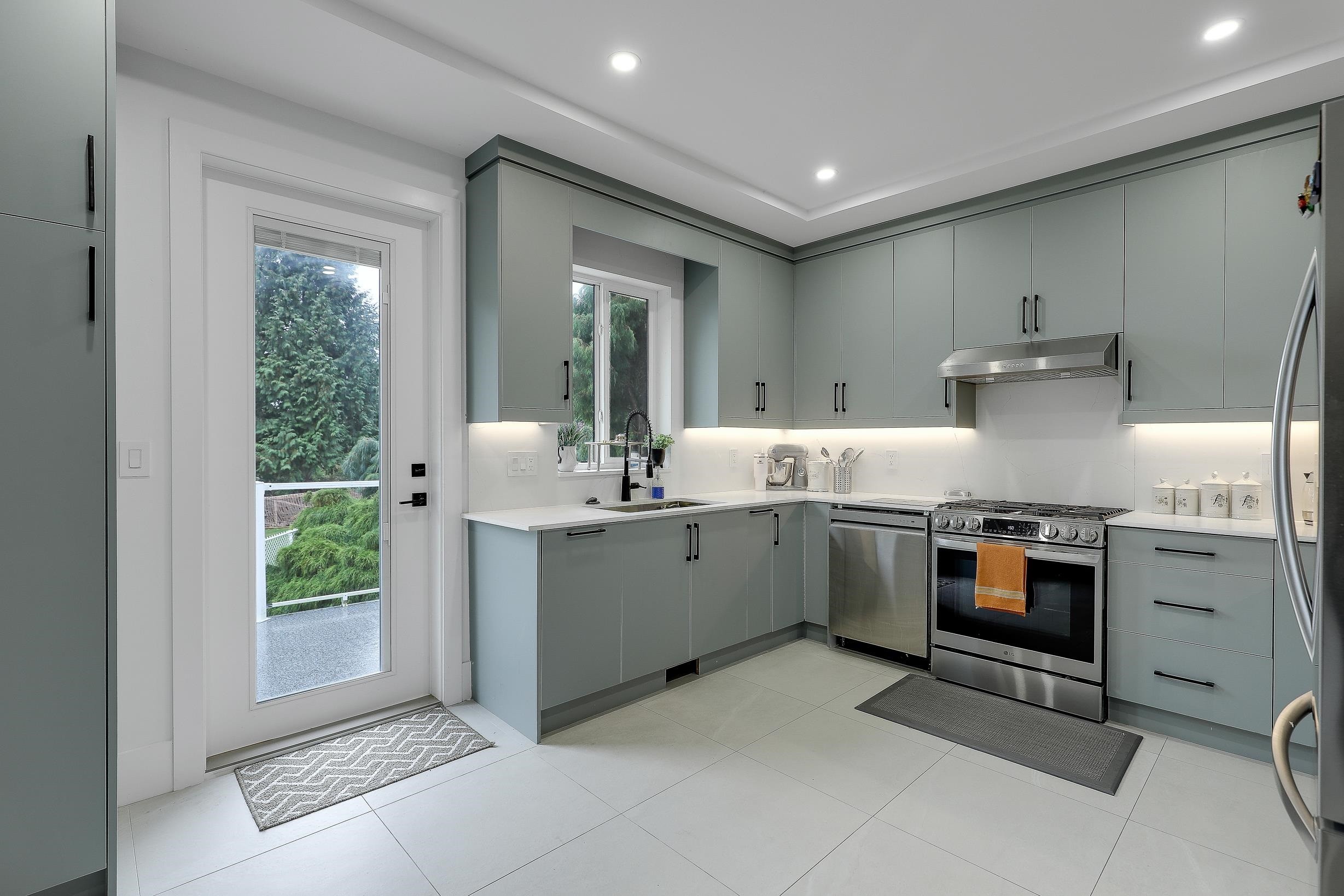 18040 20 Avenue, White Rock, BC