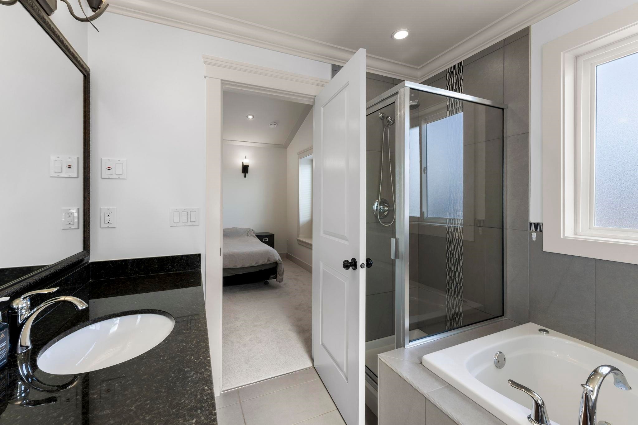 6746 191A Street, Surrey, BC