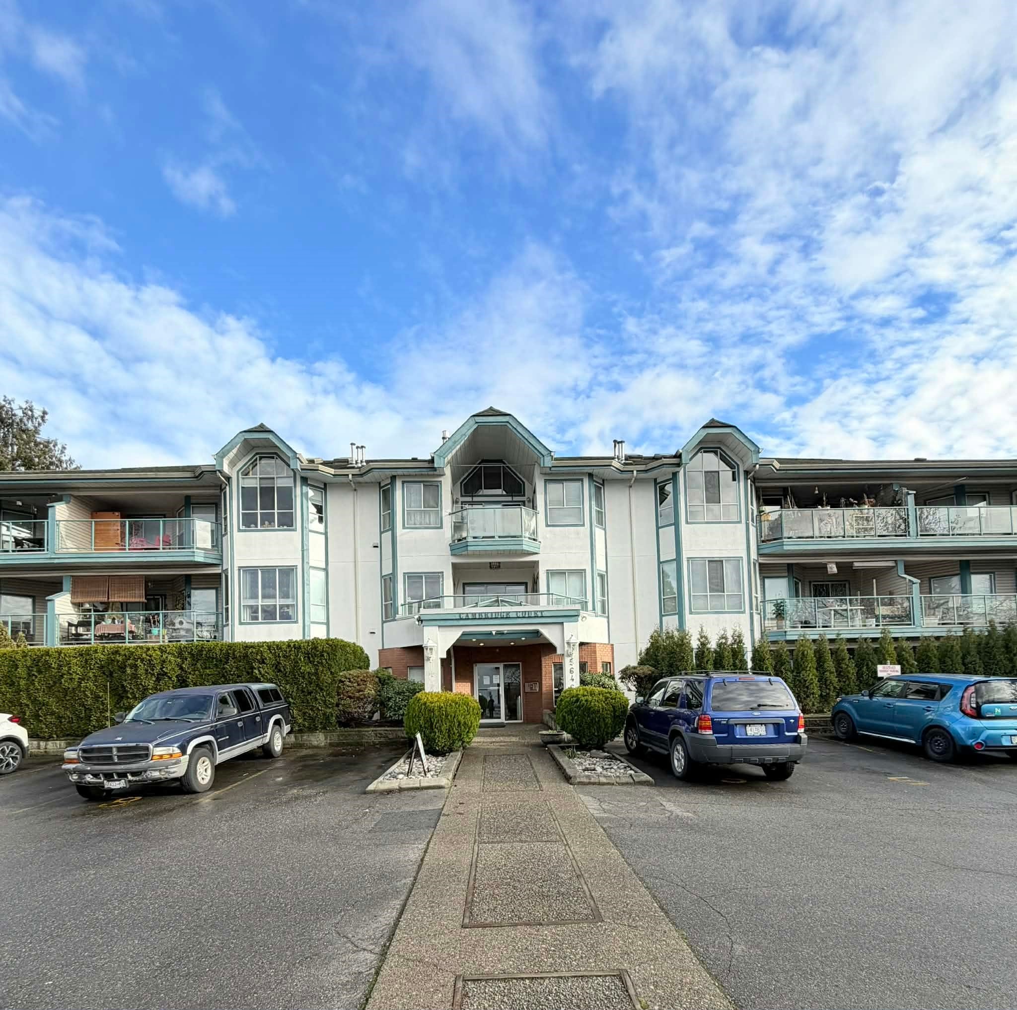 304-5646 200 Street, Langley, BC