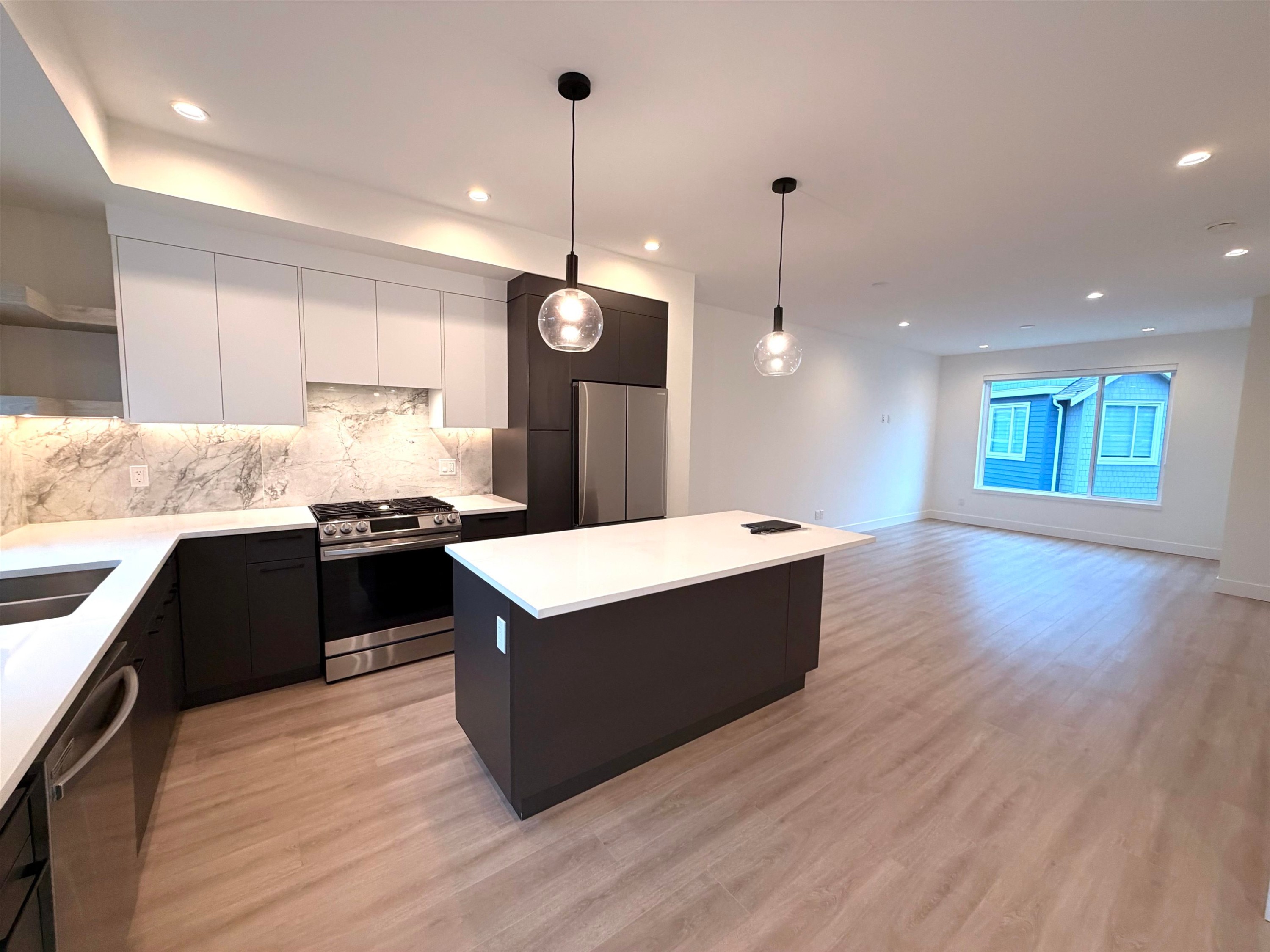 23-19330 Fairway Drive, Surrey, BC