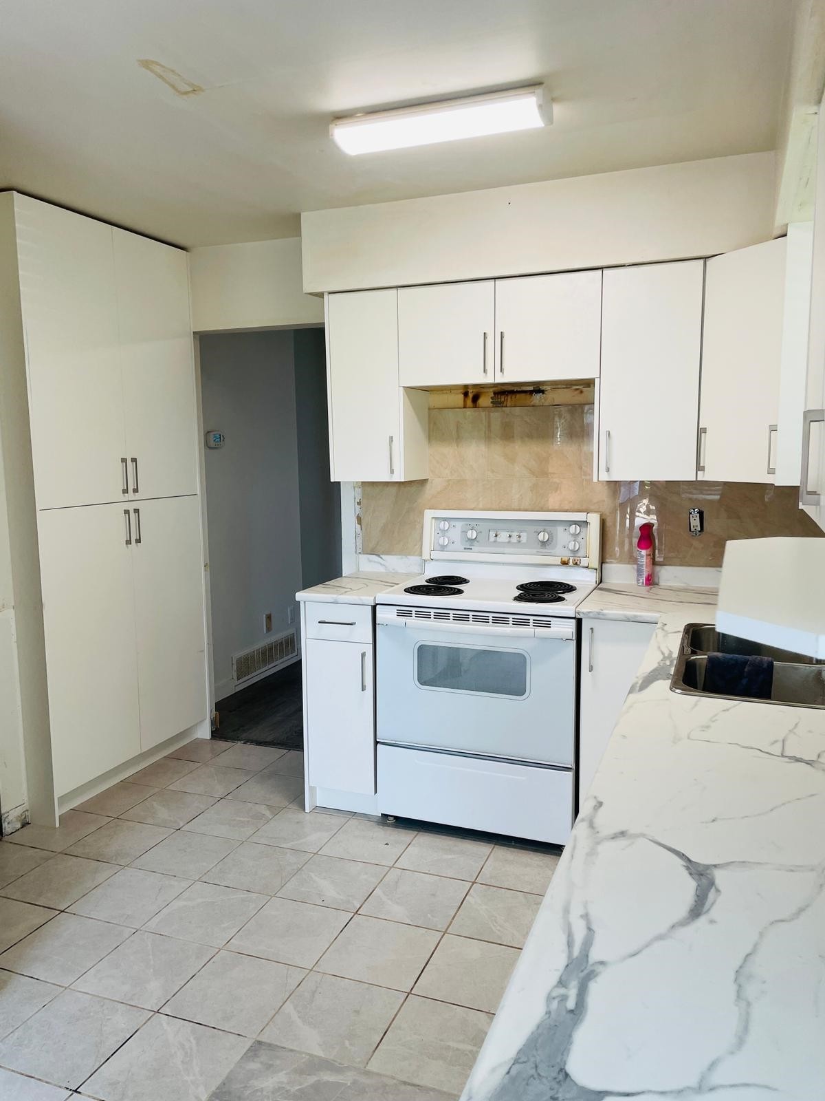 15592 100 Avenue, Surrey, BC