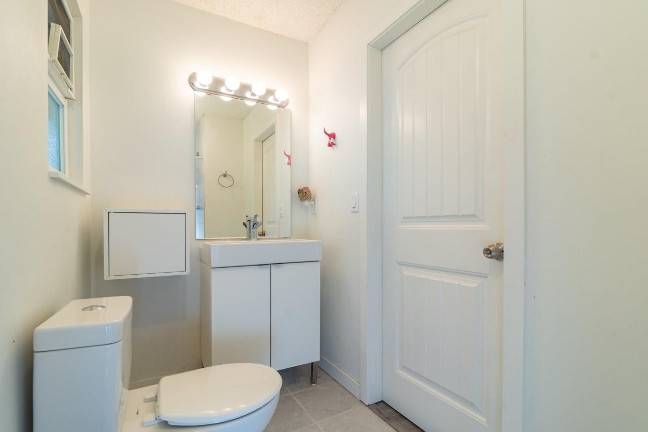 15592 100 Avenue, Surrey, BC