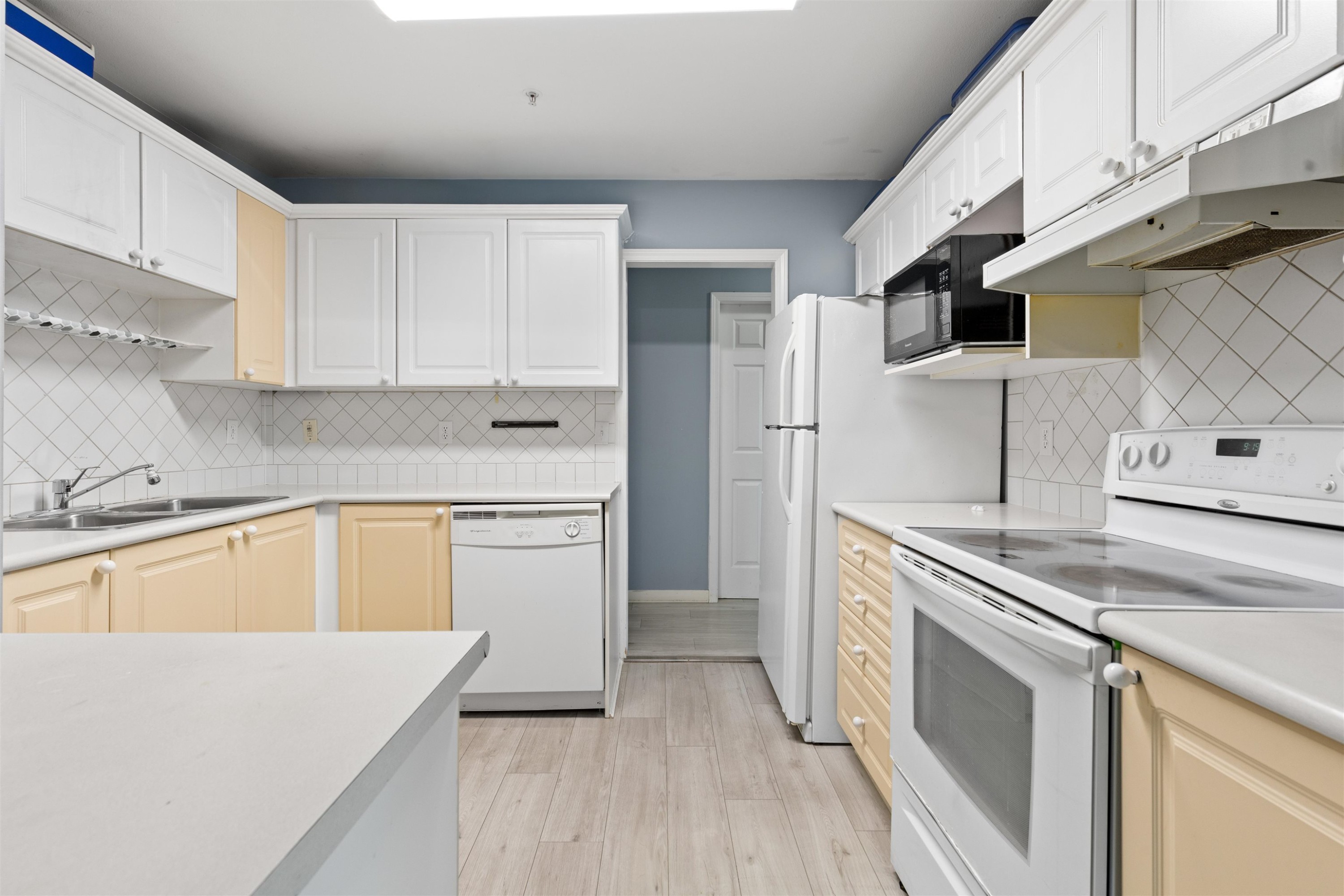 #411-8142 120A Street, Surrey, BC