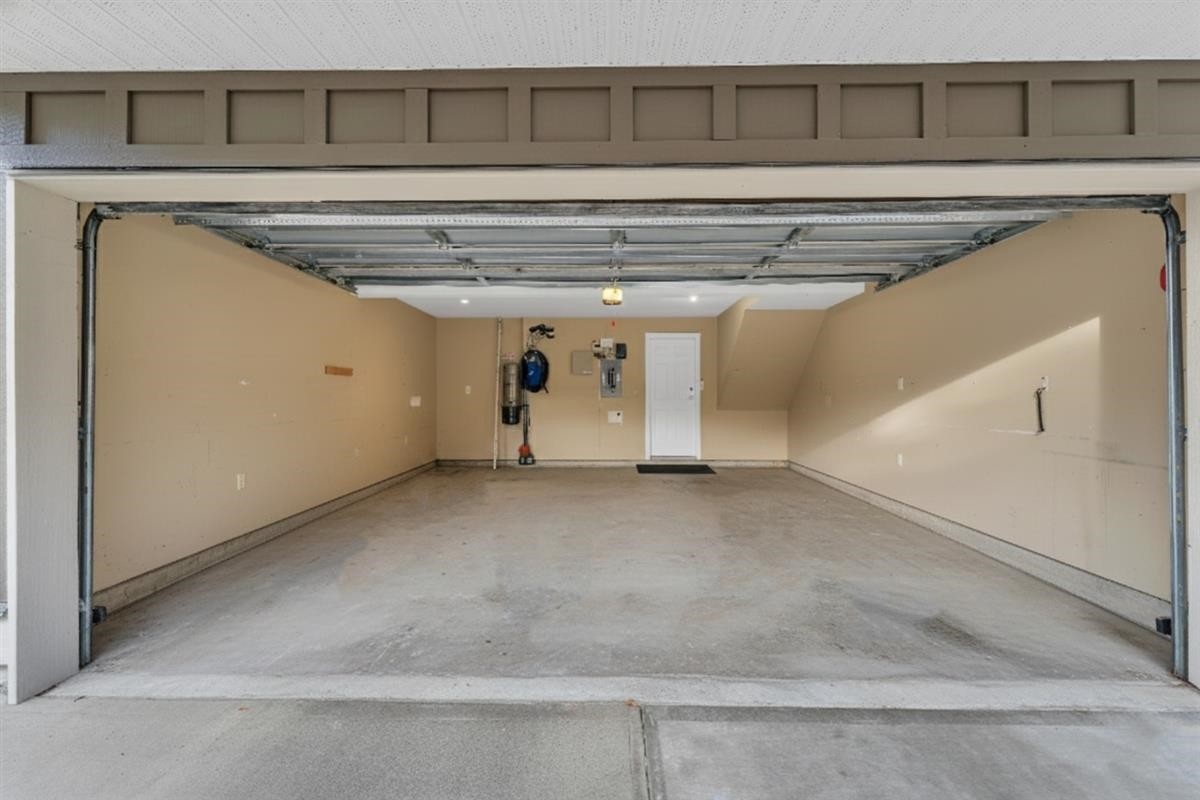 26-16772 61 Avenue, Surrey, BC