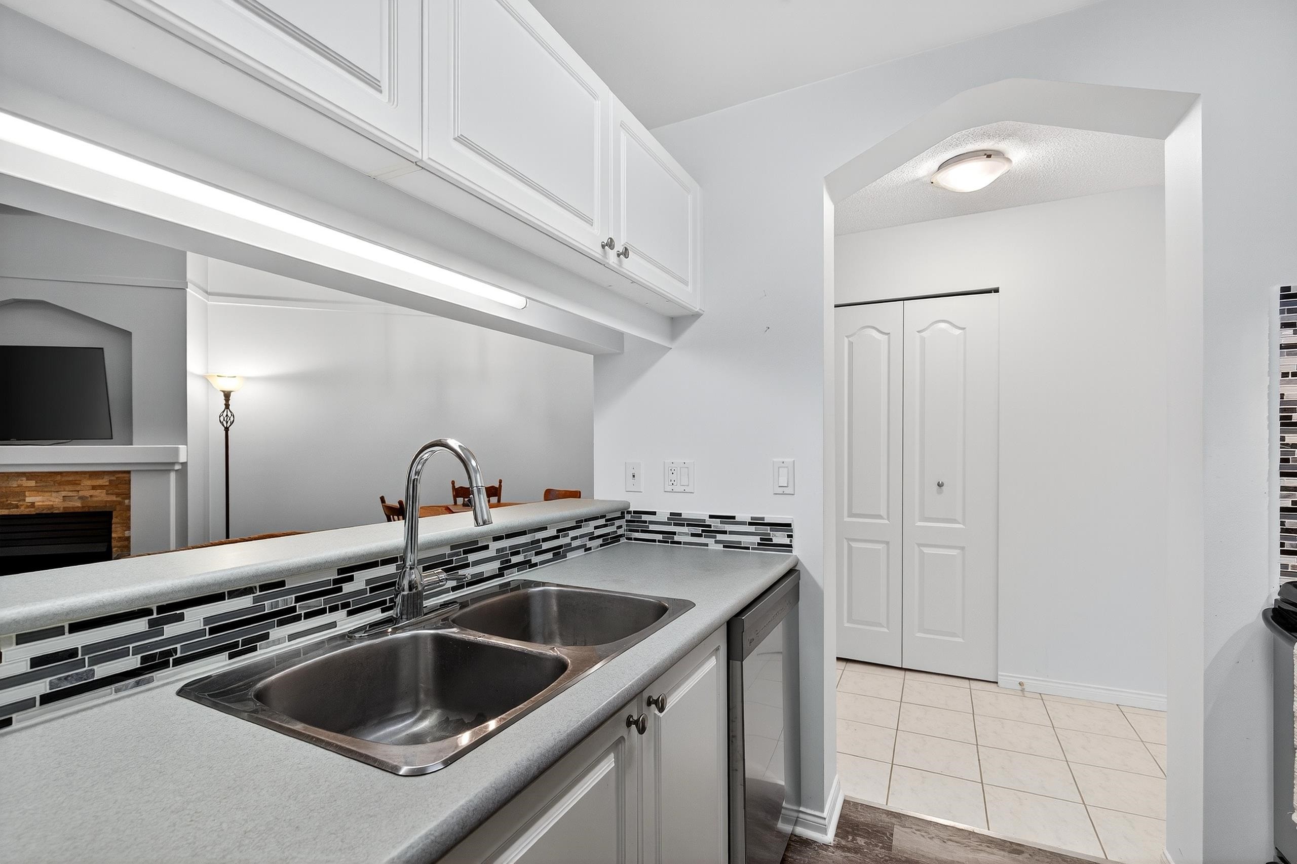 322-19528 Fraser Highway, Surrey, BC