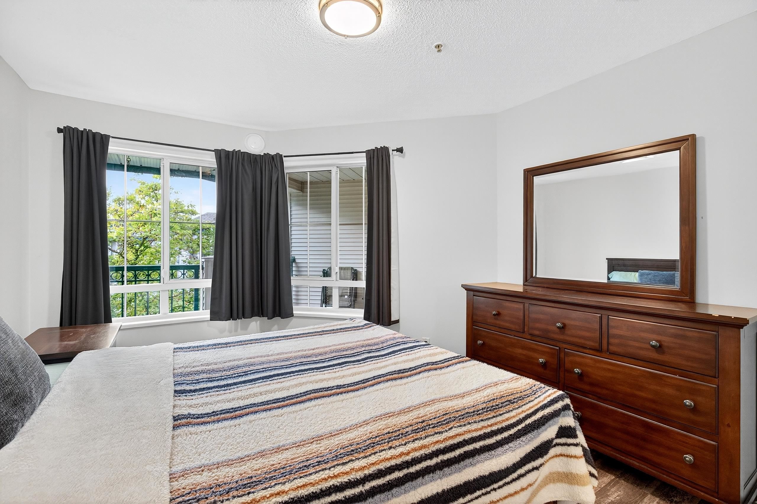 322-19528 Fraser Highway, Surrey, BC