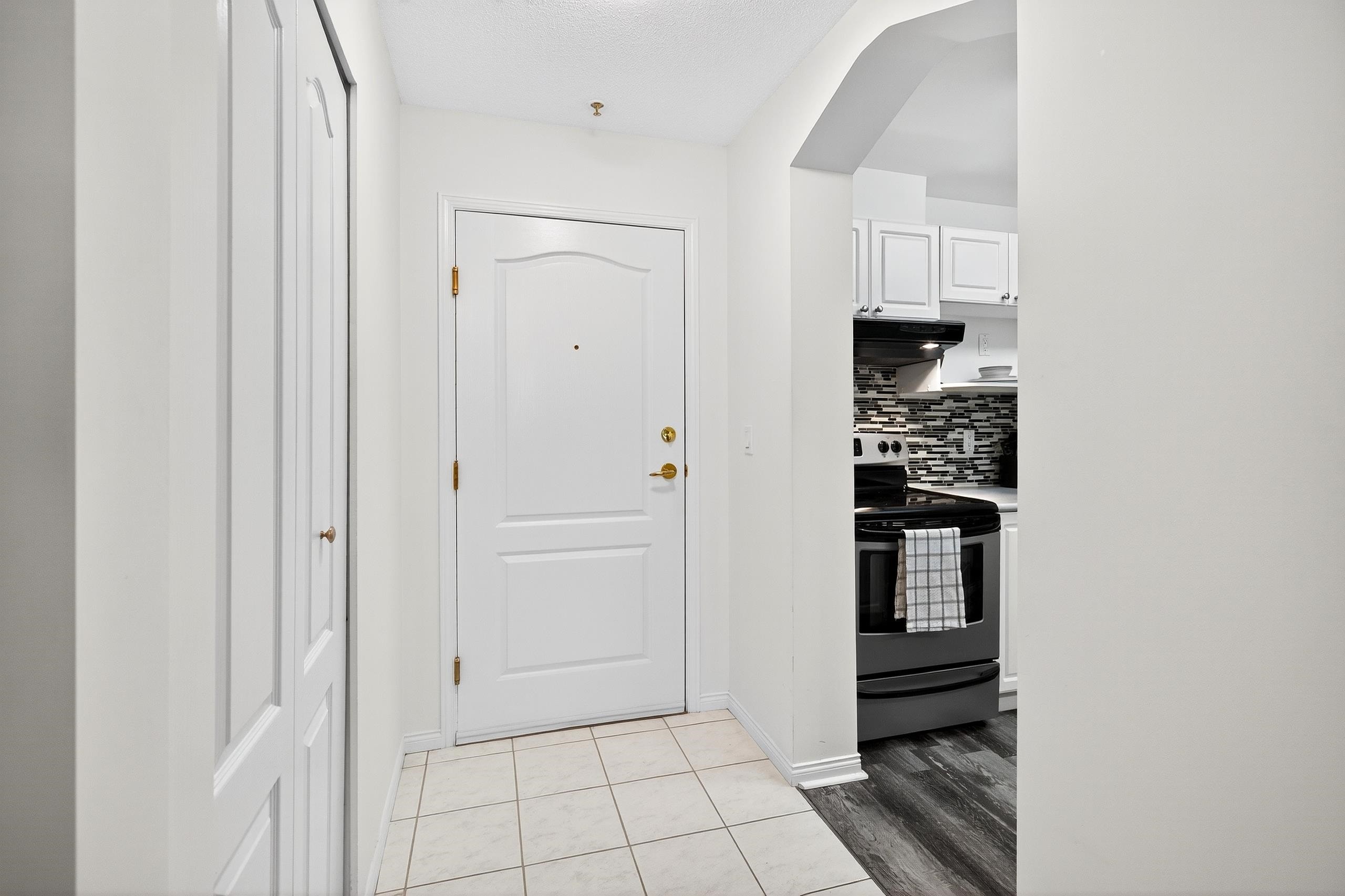 322-19528 Fraser Highway, Surrey, BC