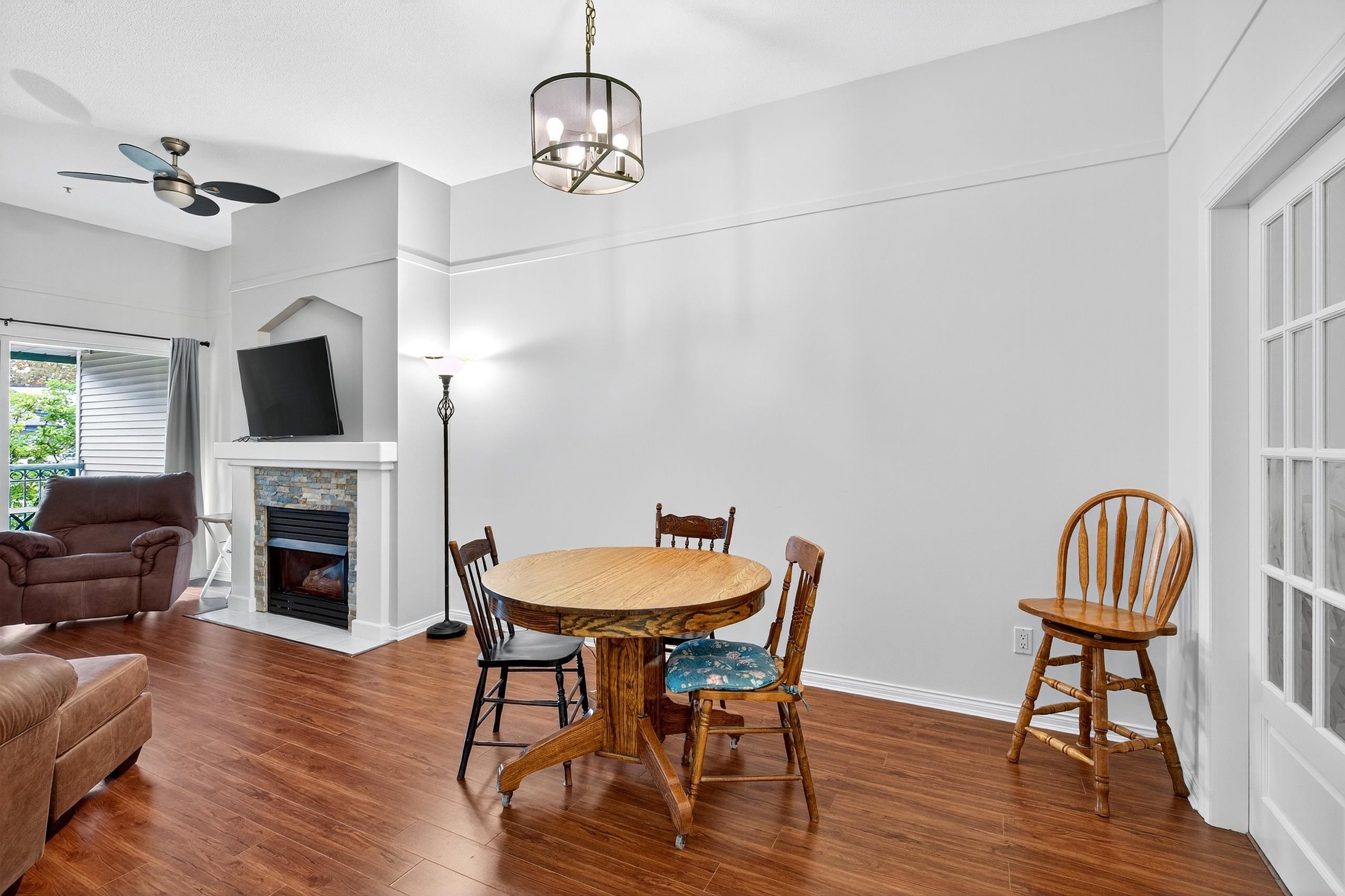 322-19528 Fraser Highway, Surrey, BC