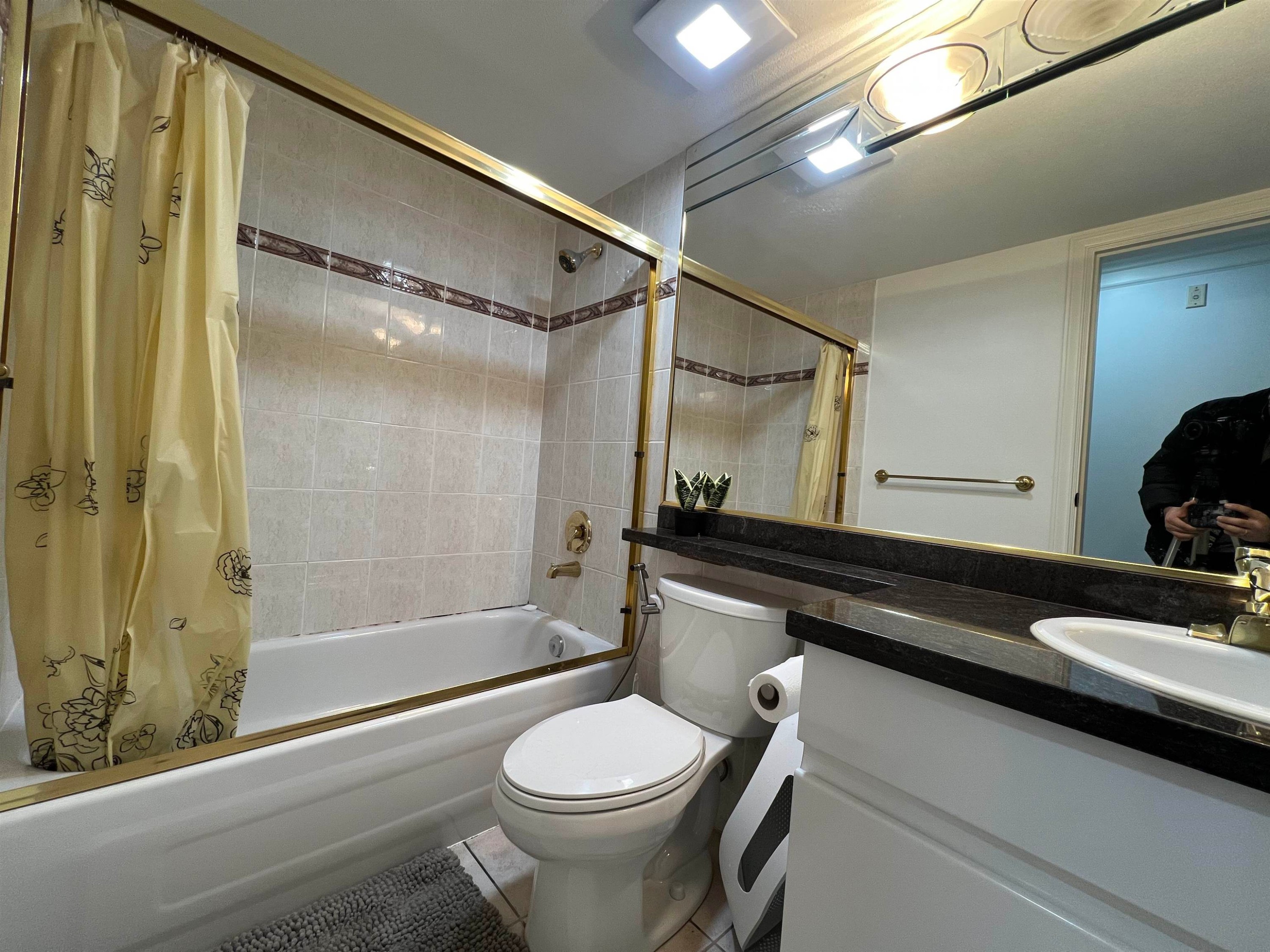 303-8115 121A Street, Surrey, BC