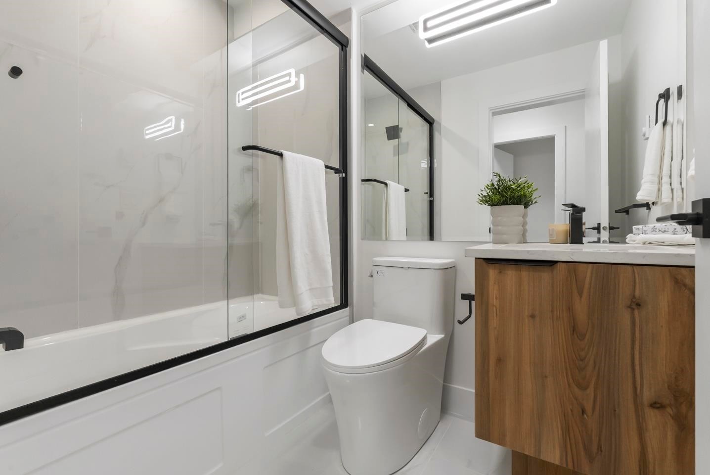 32-13895 64 Avenue, Surrey, BC