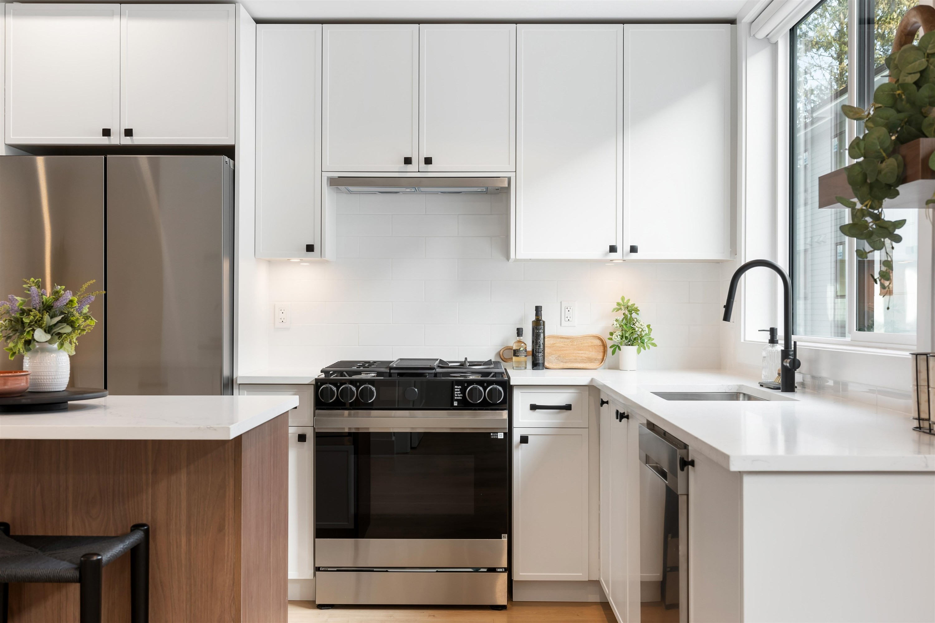 16-12635 63 Avenue, Surrey, BC