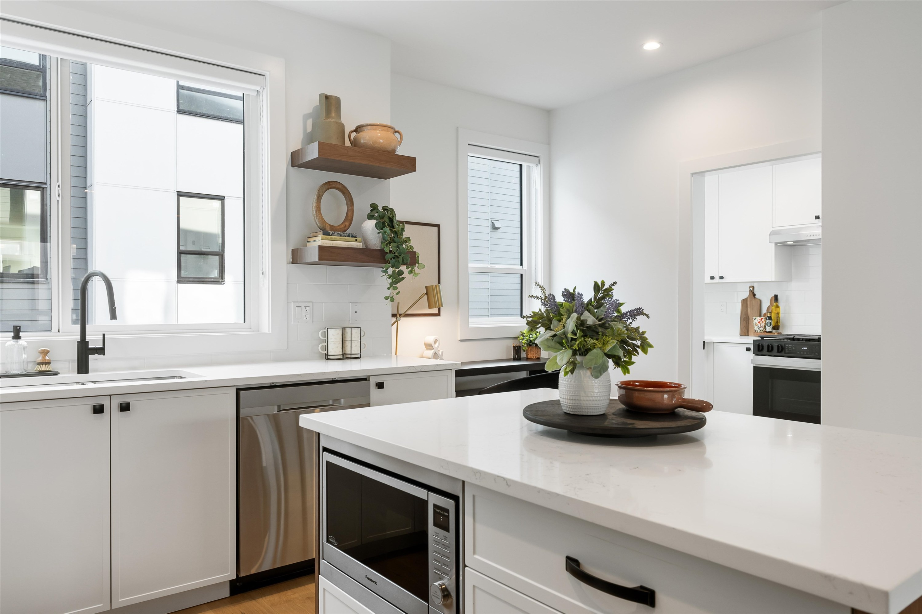 16-12635 63 Avenue, Surrey, BC