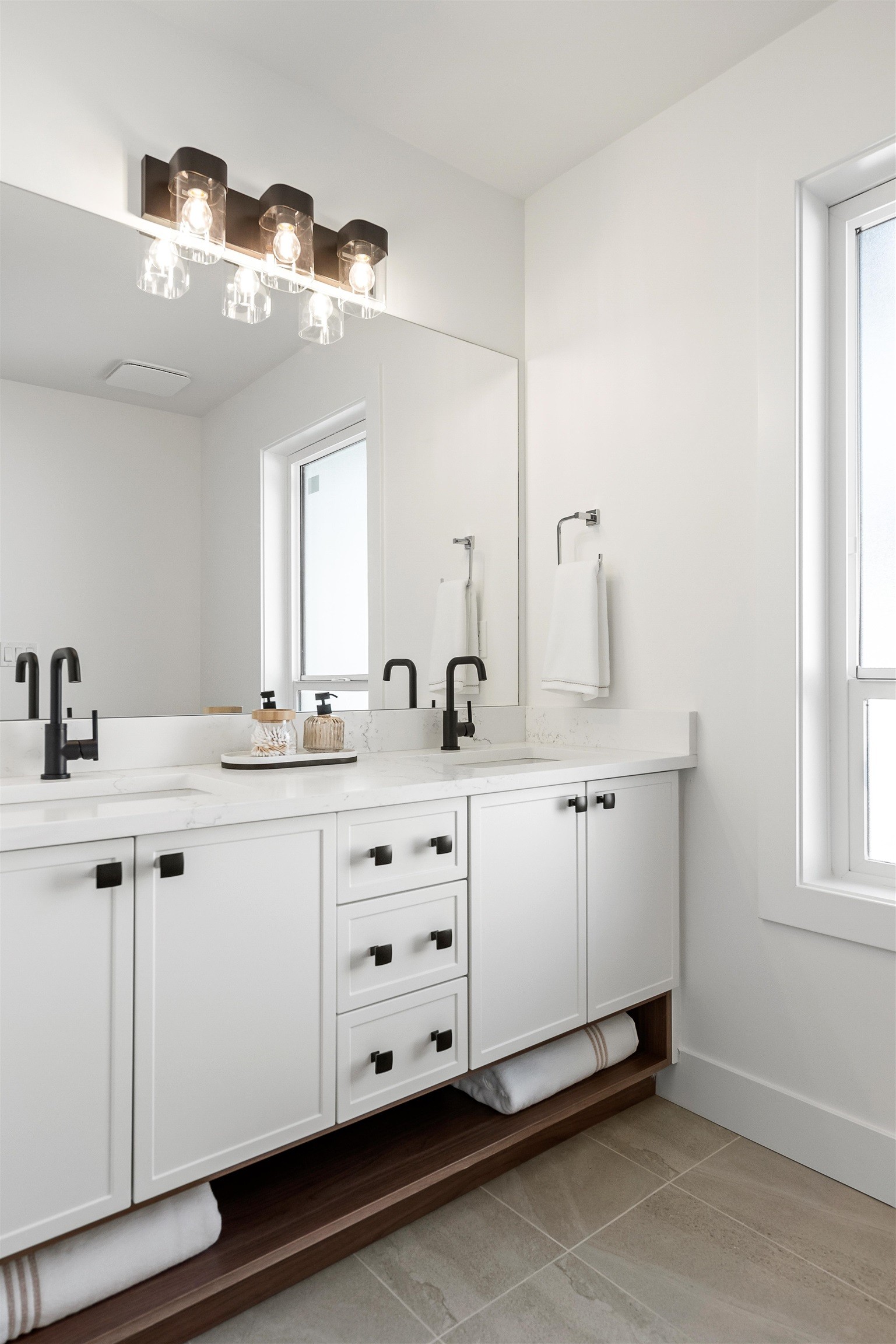 16-12635 63 Avenue, Surrey, BC