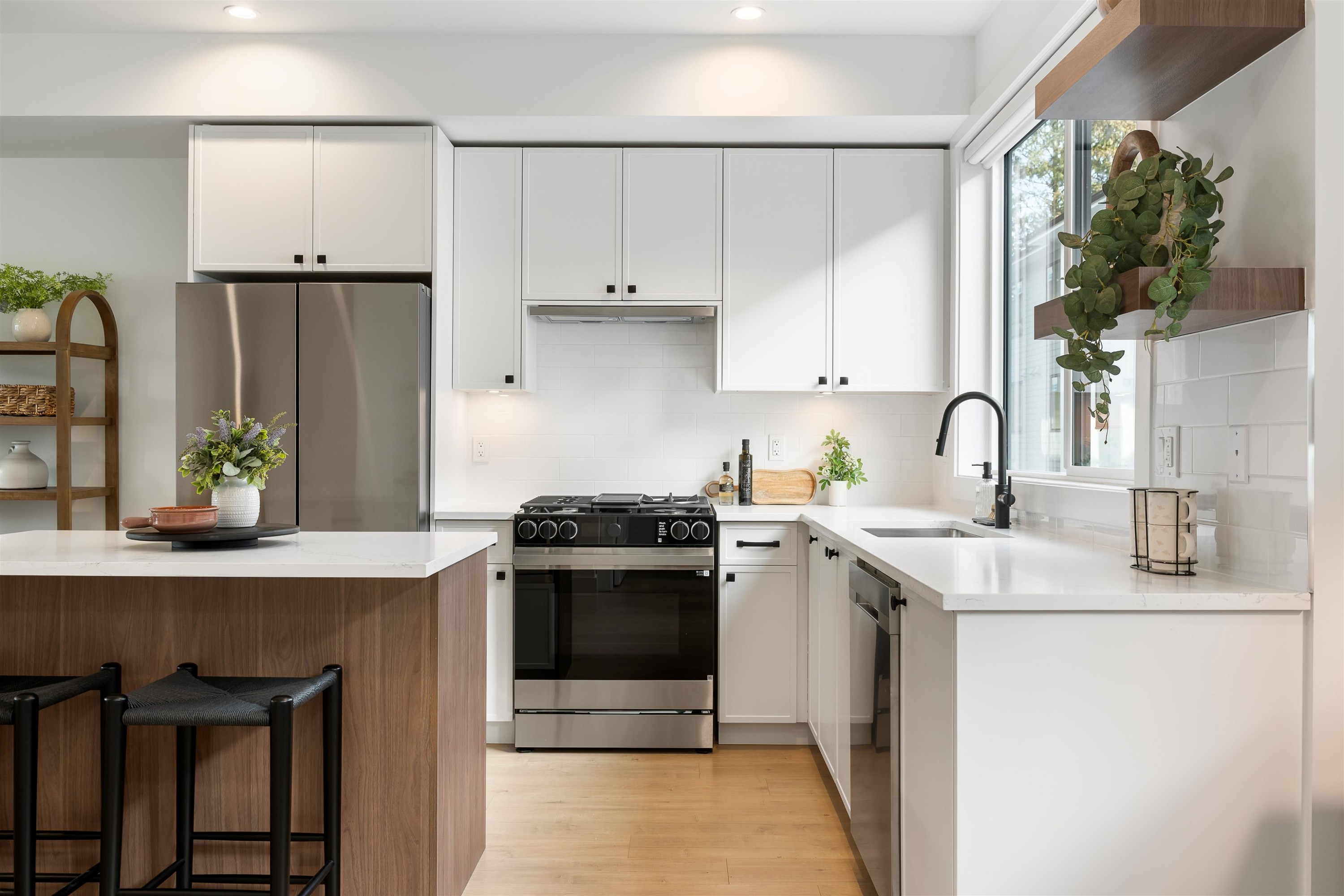 16-12635 63 Avenue, Surrey, BC