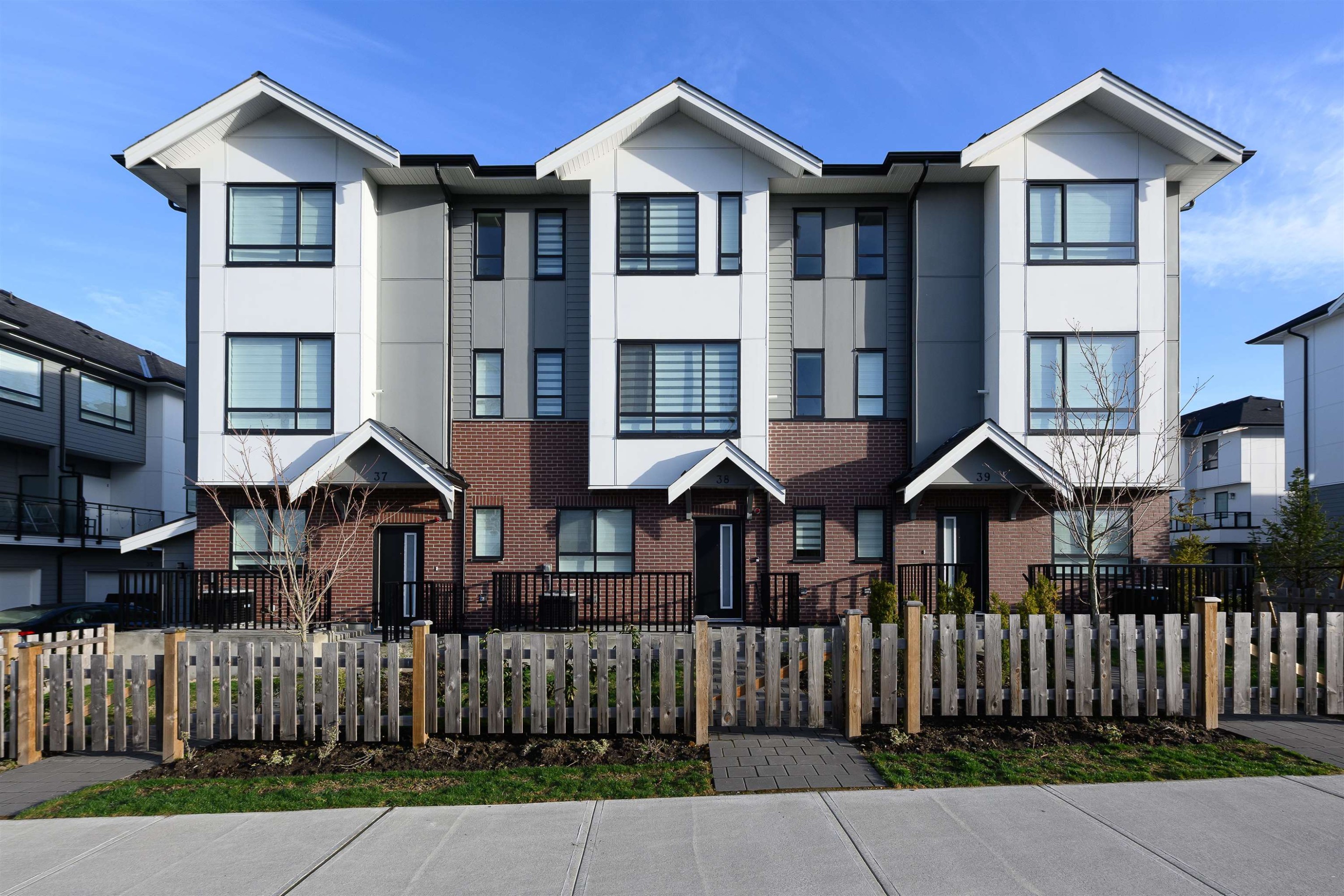 16-12635 63 Avenue, Surrey, BC