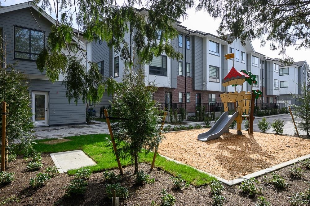 16-12635 63 Avenue, Surrey, BC