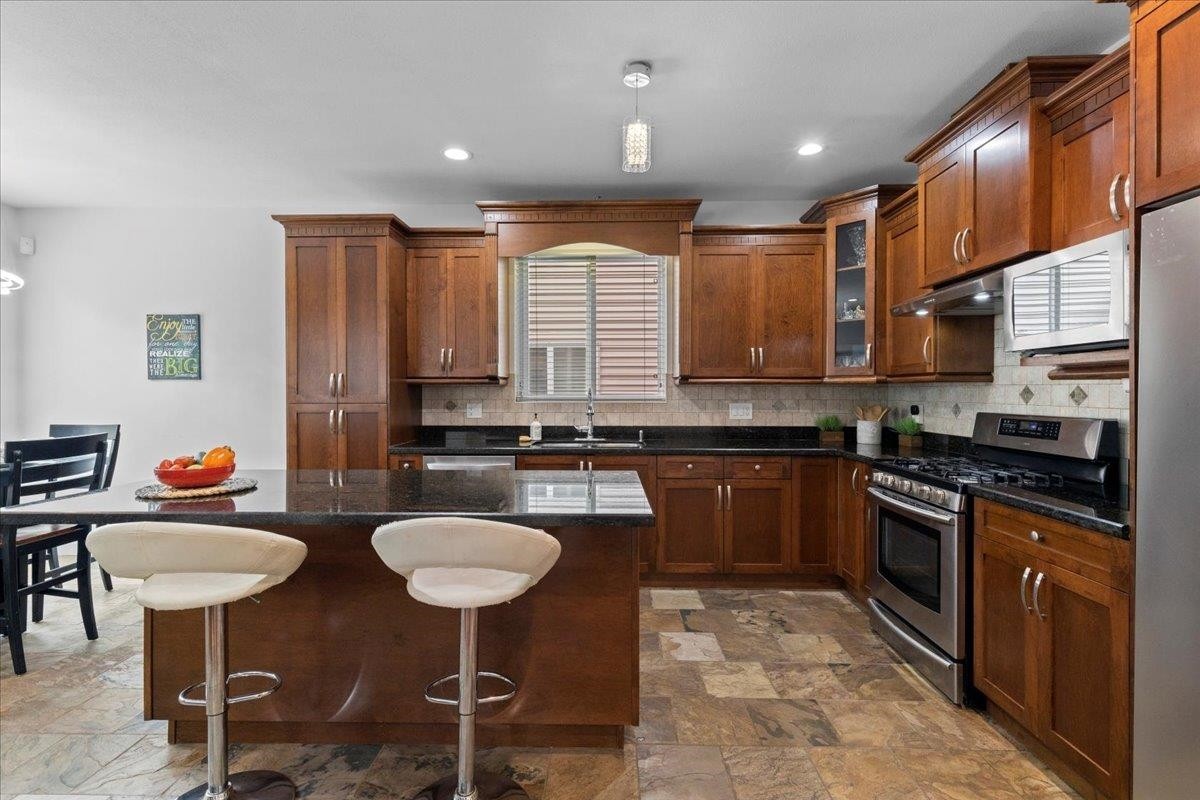 18118 67 Avenue, Surrey, BC