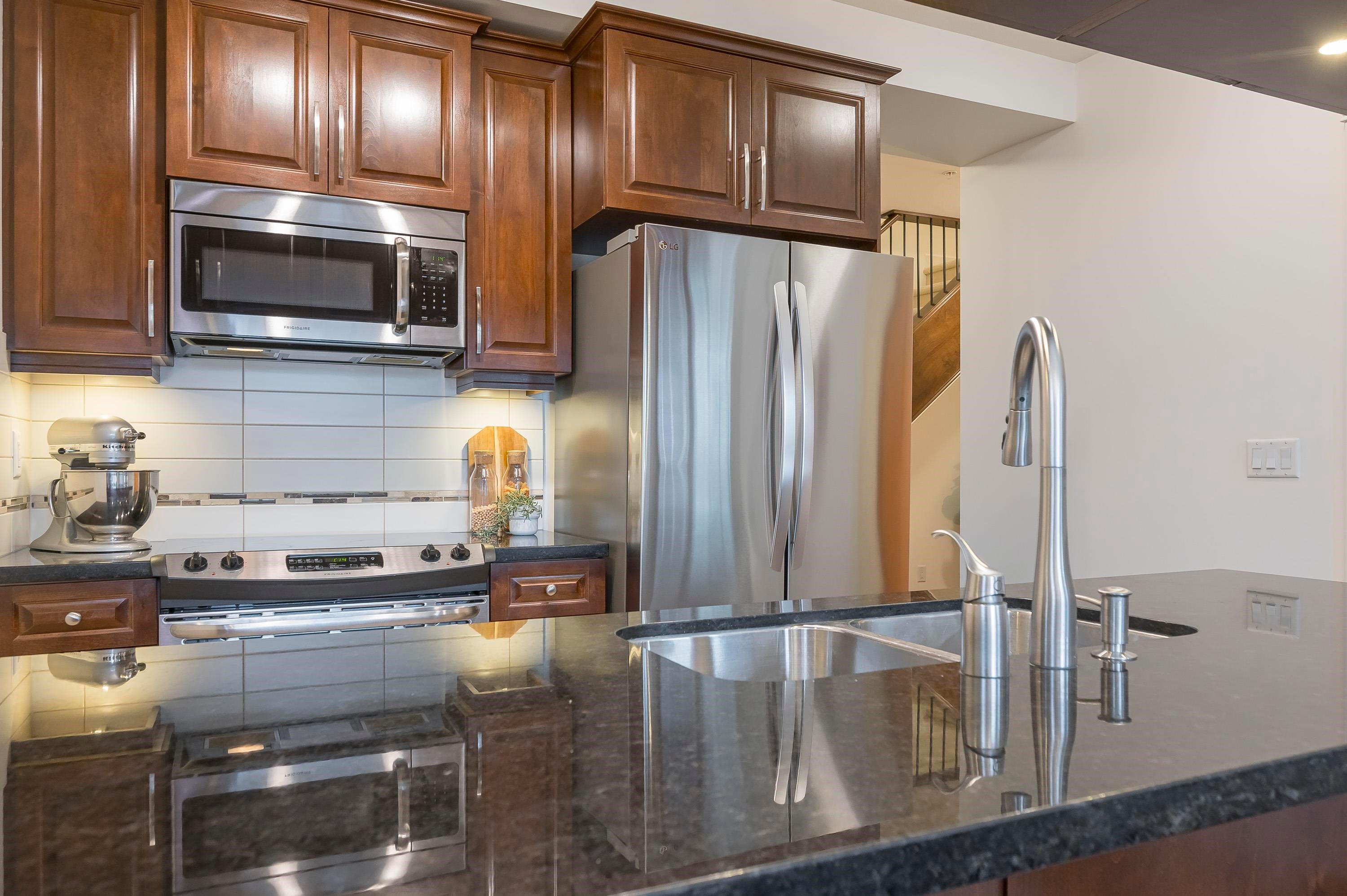 592-8288 207A Street, Langley, BC