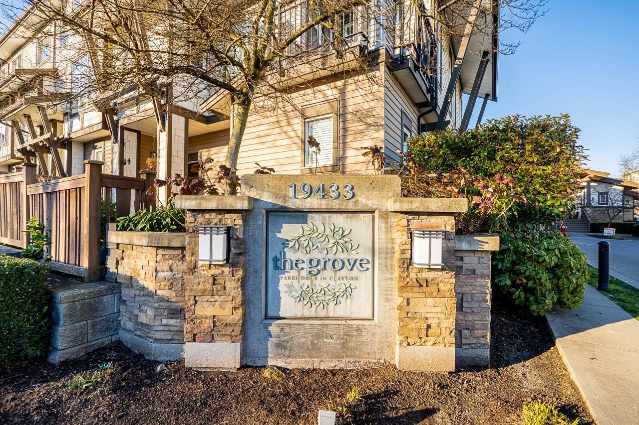 102-19433 68 Avenue, Surrey, BC