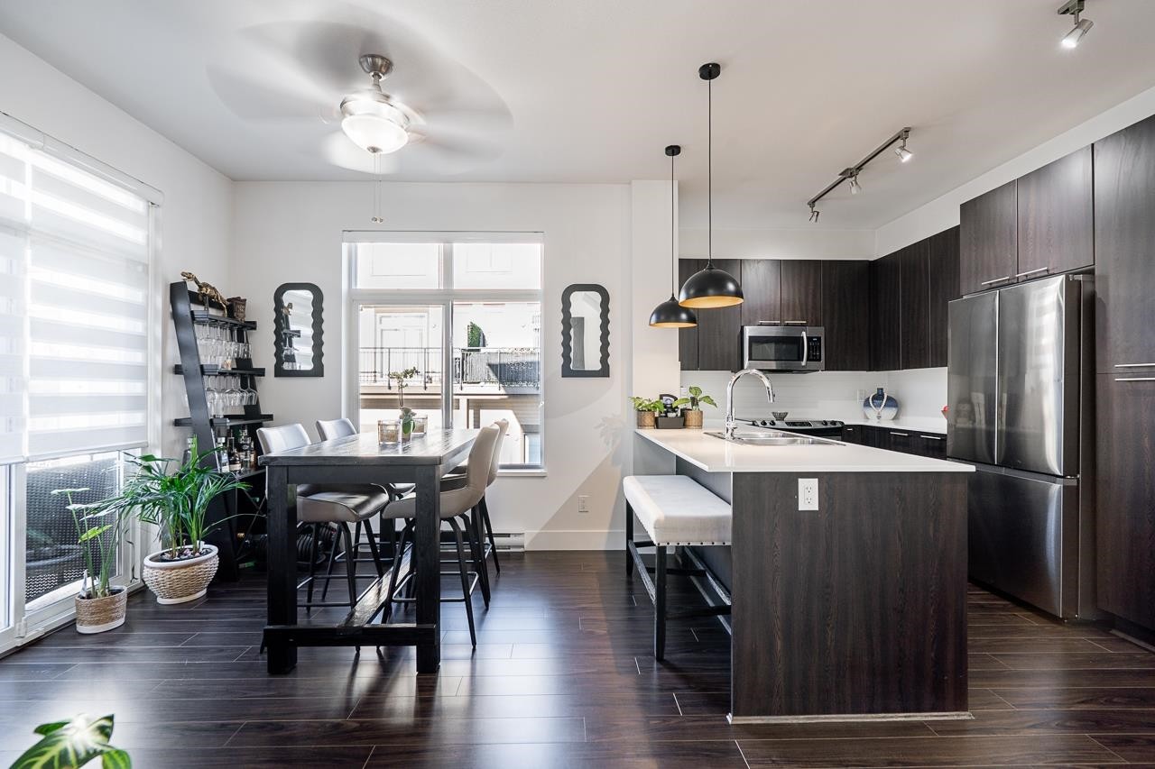 102-19433 68 Avenue, Surrey, BC