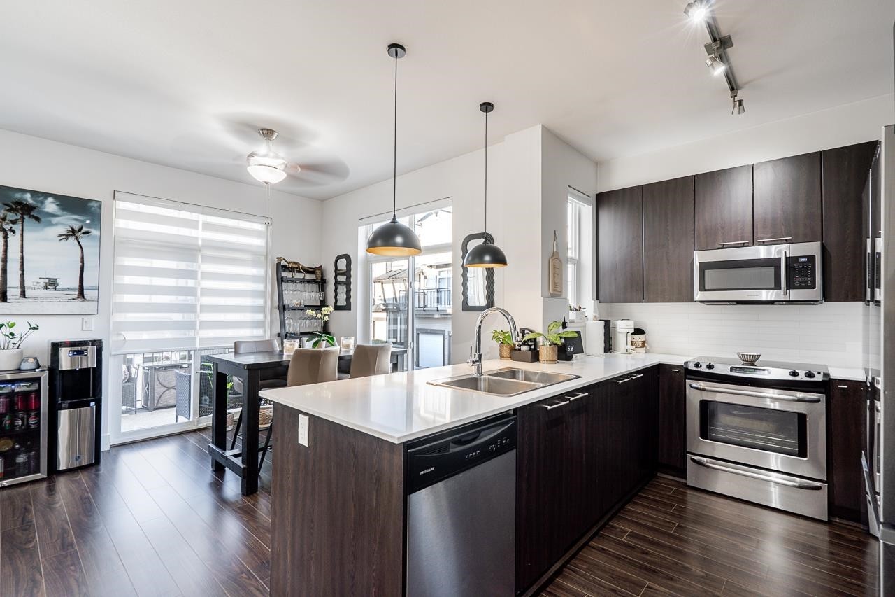 102-19433 68 Avenue, Surrey, BC