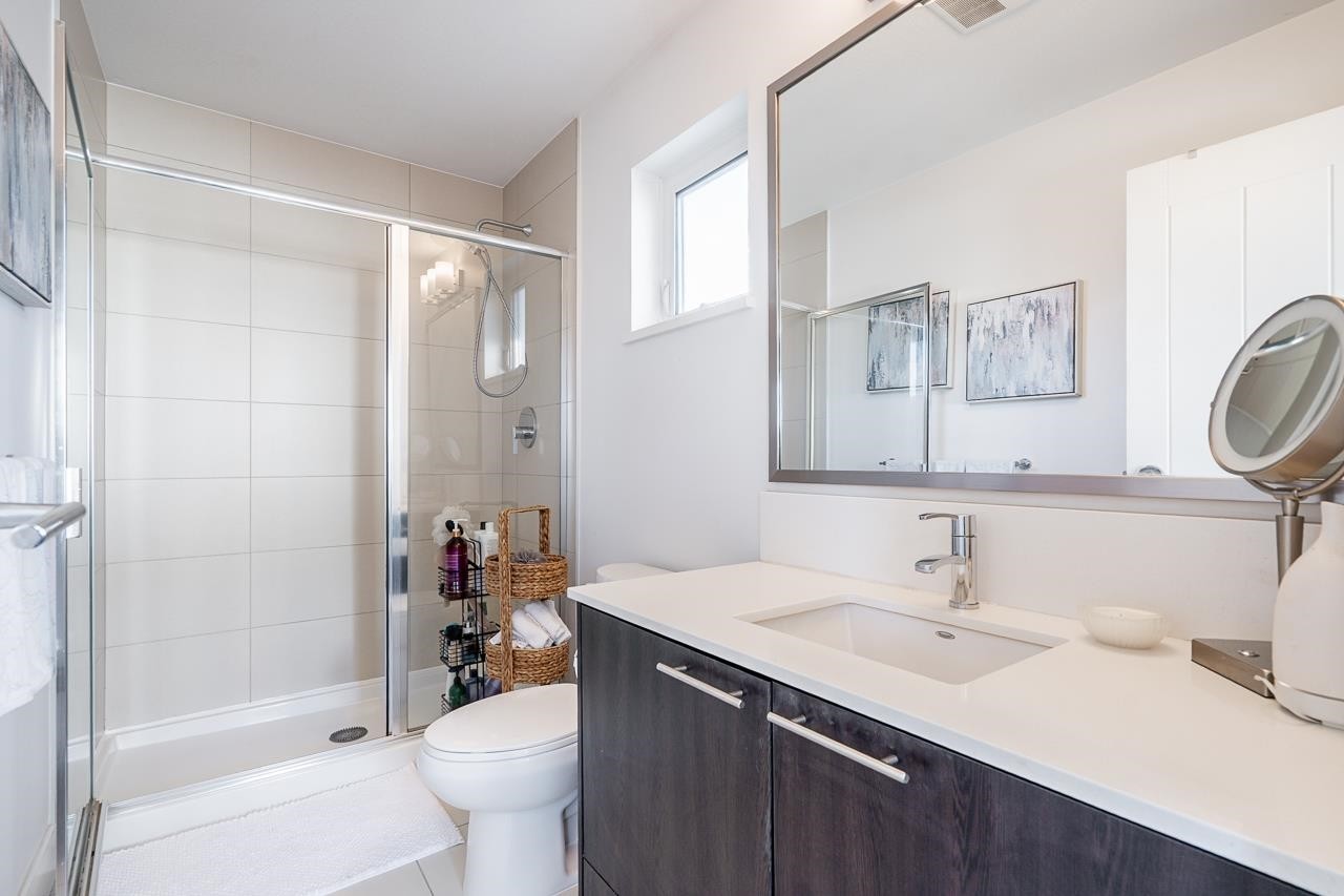 102-19433 68 Avenue, Surrey, BC