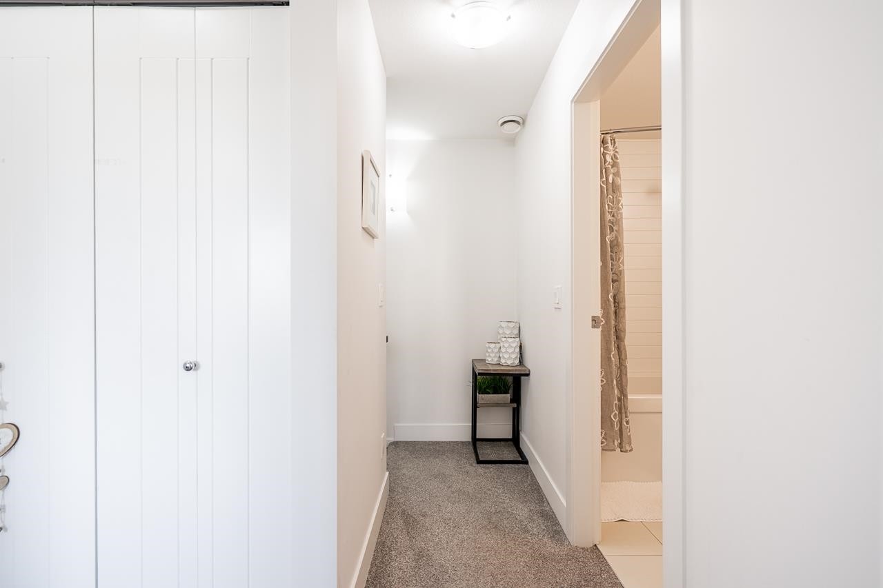 102-19433 68 Avenue, Surrey, BC