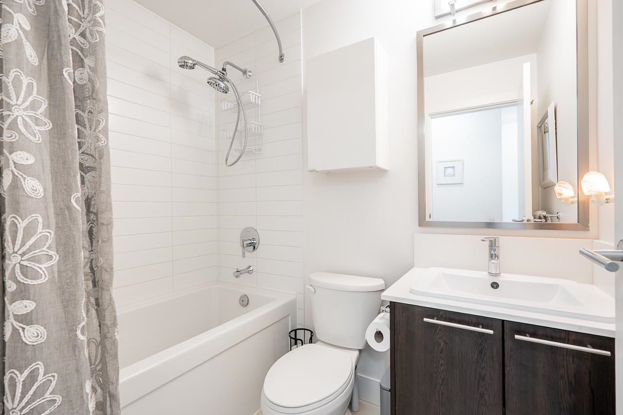 102-19433 68 Avenue, Surrey, BC