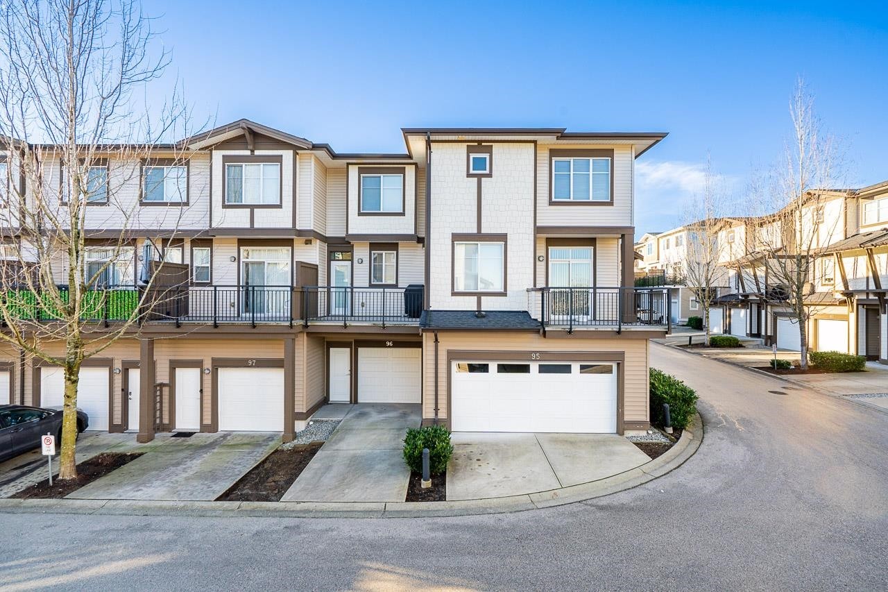 102-19433 68 Avenue, Surrey, BC