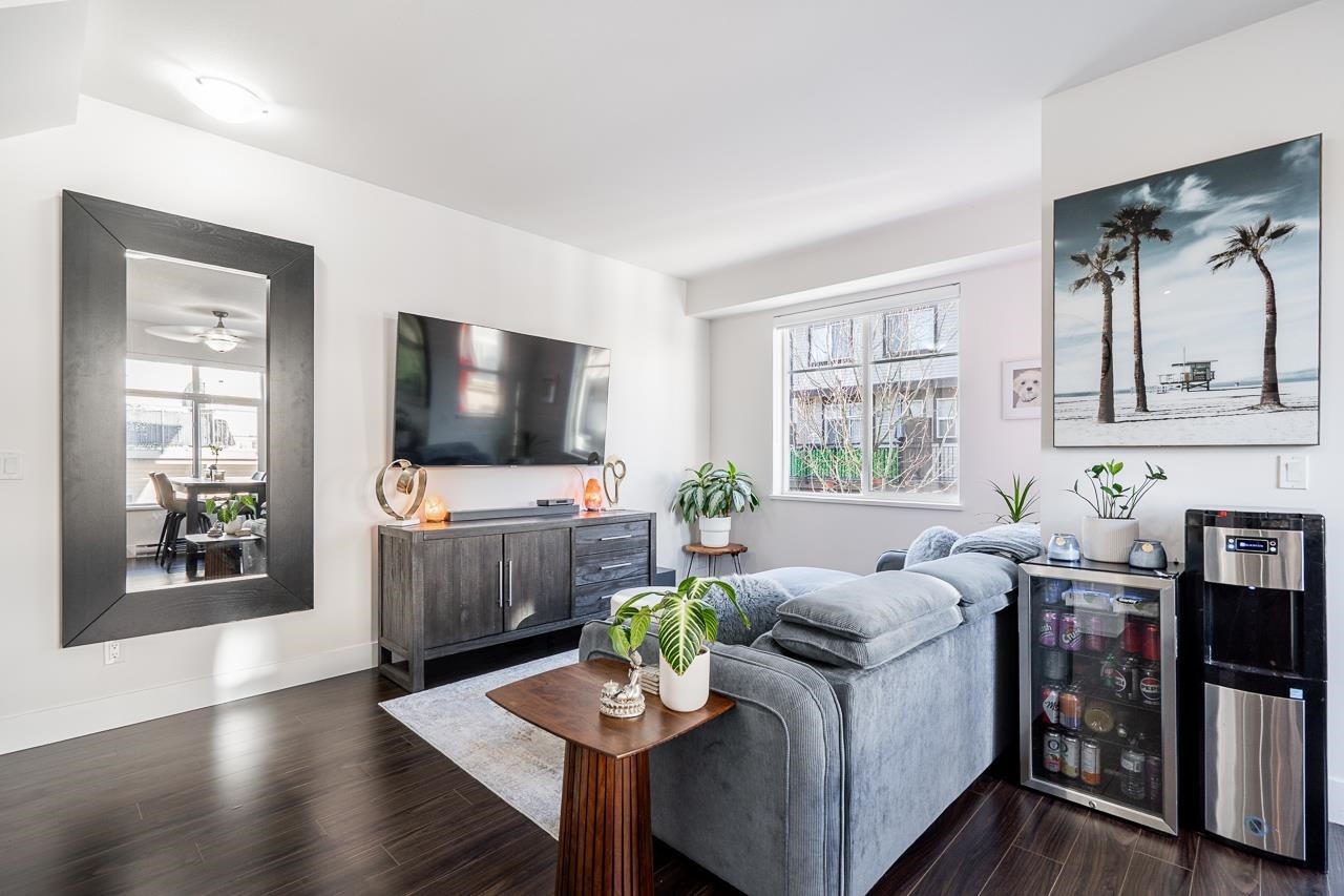 102-19433 68 Avenue, Surrey, BC