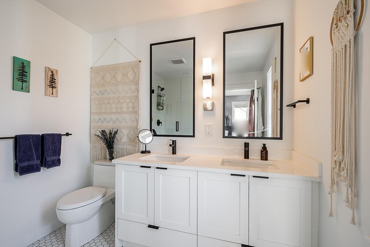 15-16565 24A Avenue, Surrey, BC