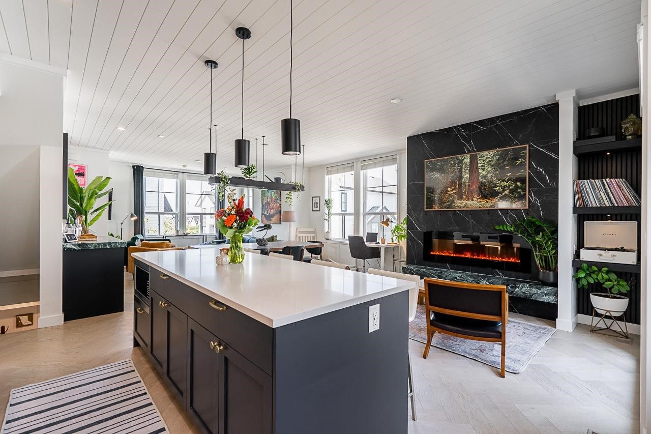 15-16565 24A Avenue, Surrey, BC