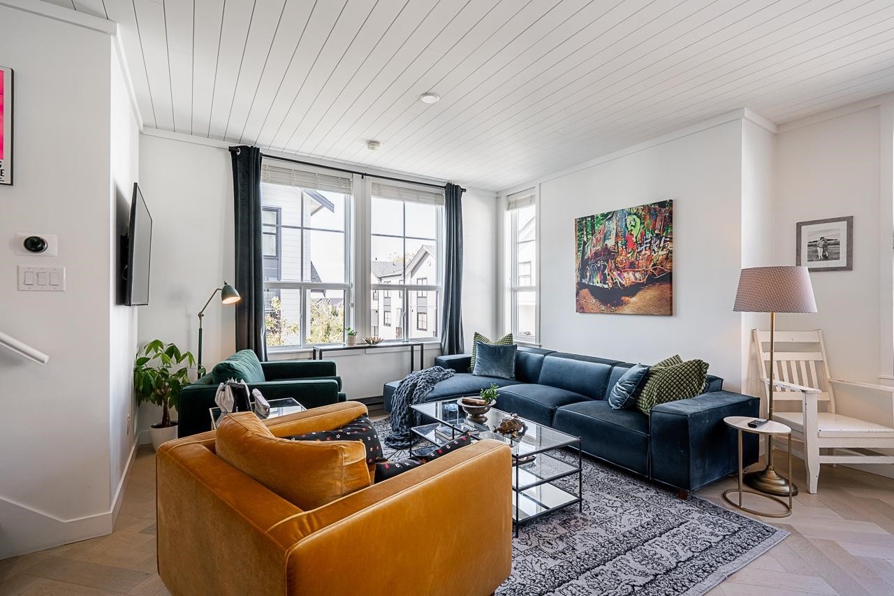 15-16565 24A Avenue, Surrey, BC