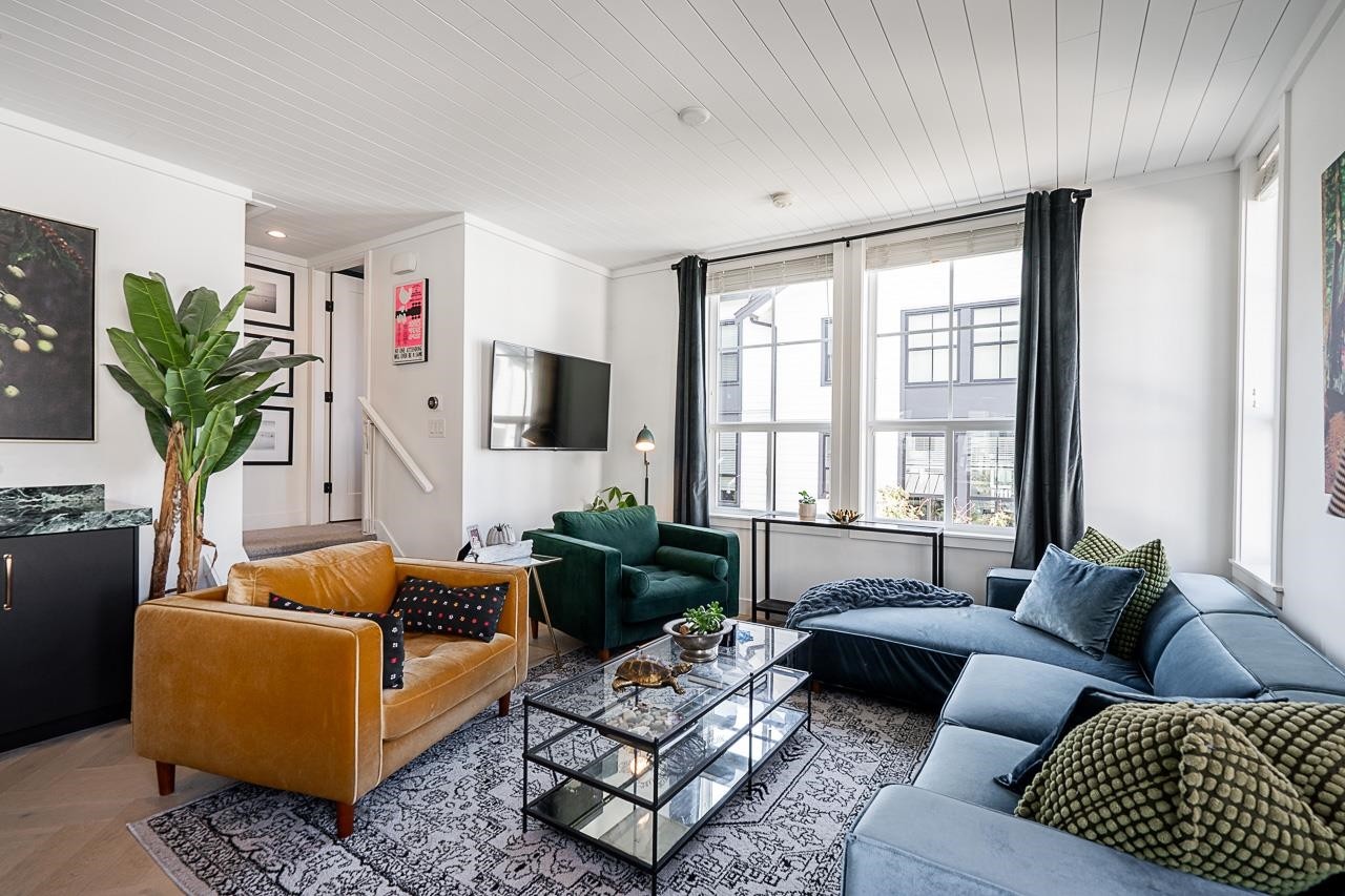 15-16565 24A Avenue, Surrey, BC